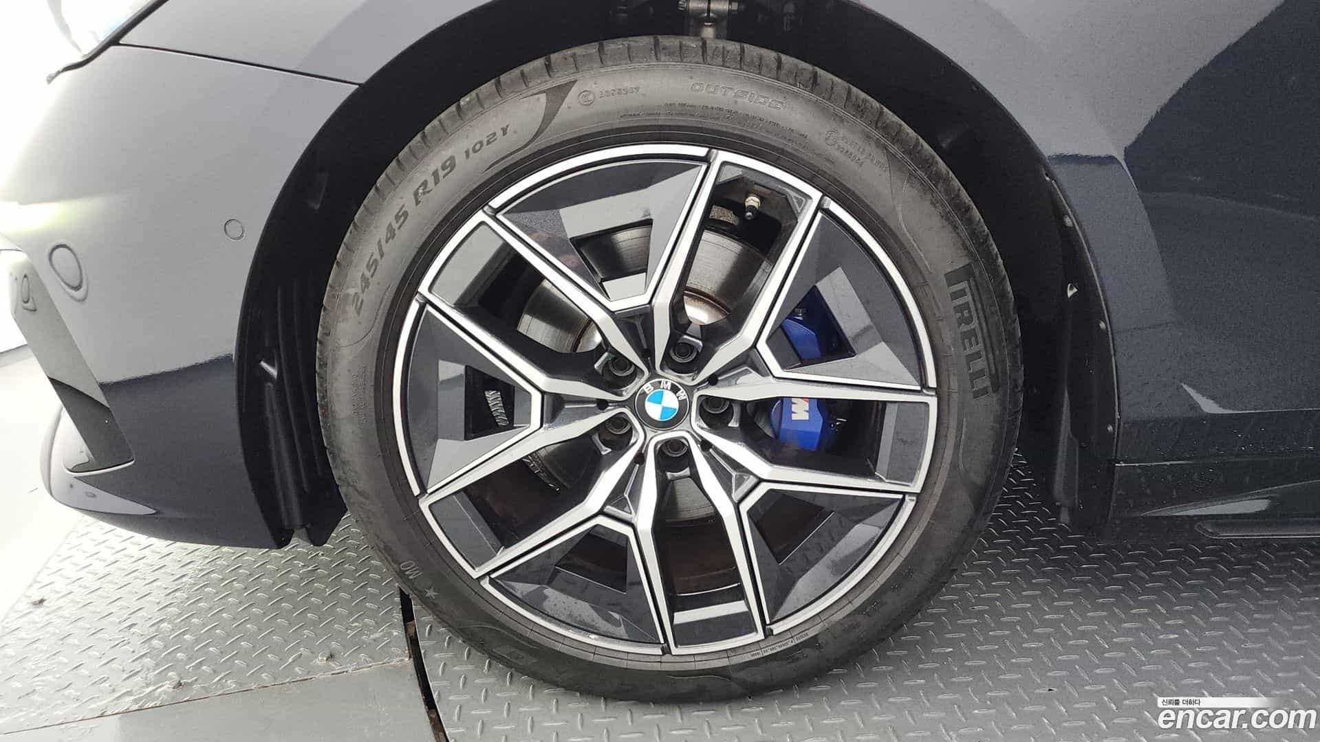 5-Series BMW 2025.9-OUTER-005