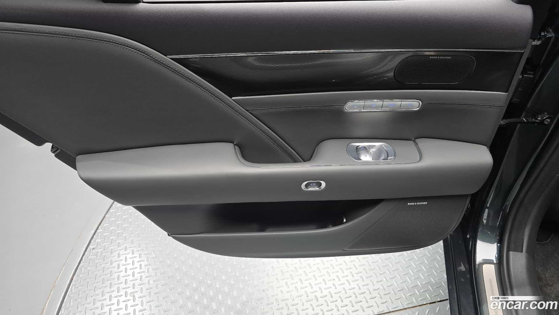 G90 Genesis 2022.3-INNER-034