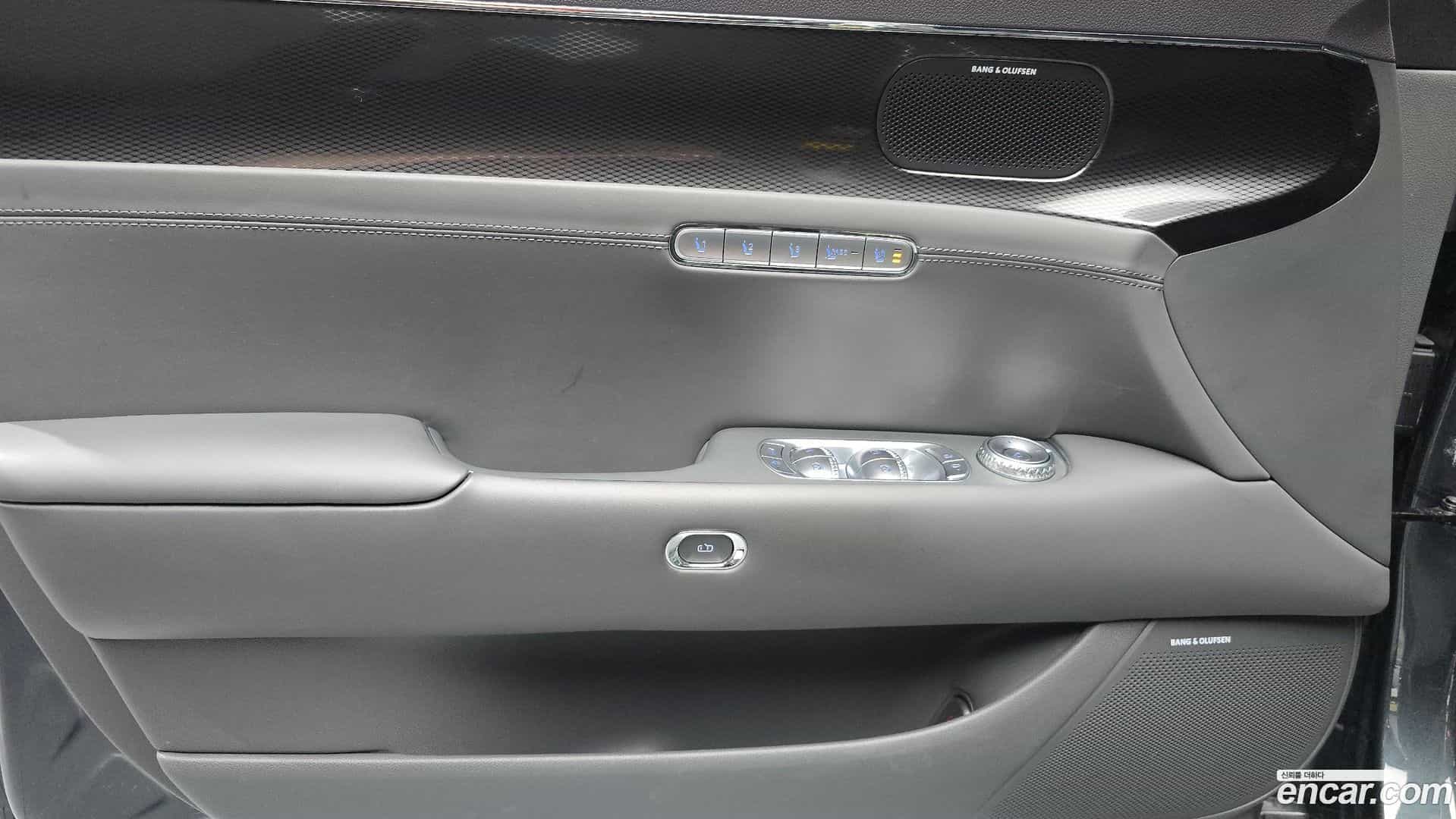 G90 Genesis 2022.3-INNER-035