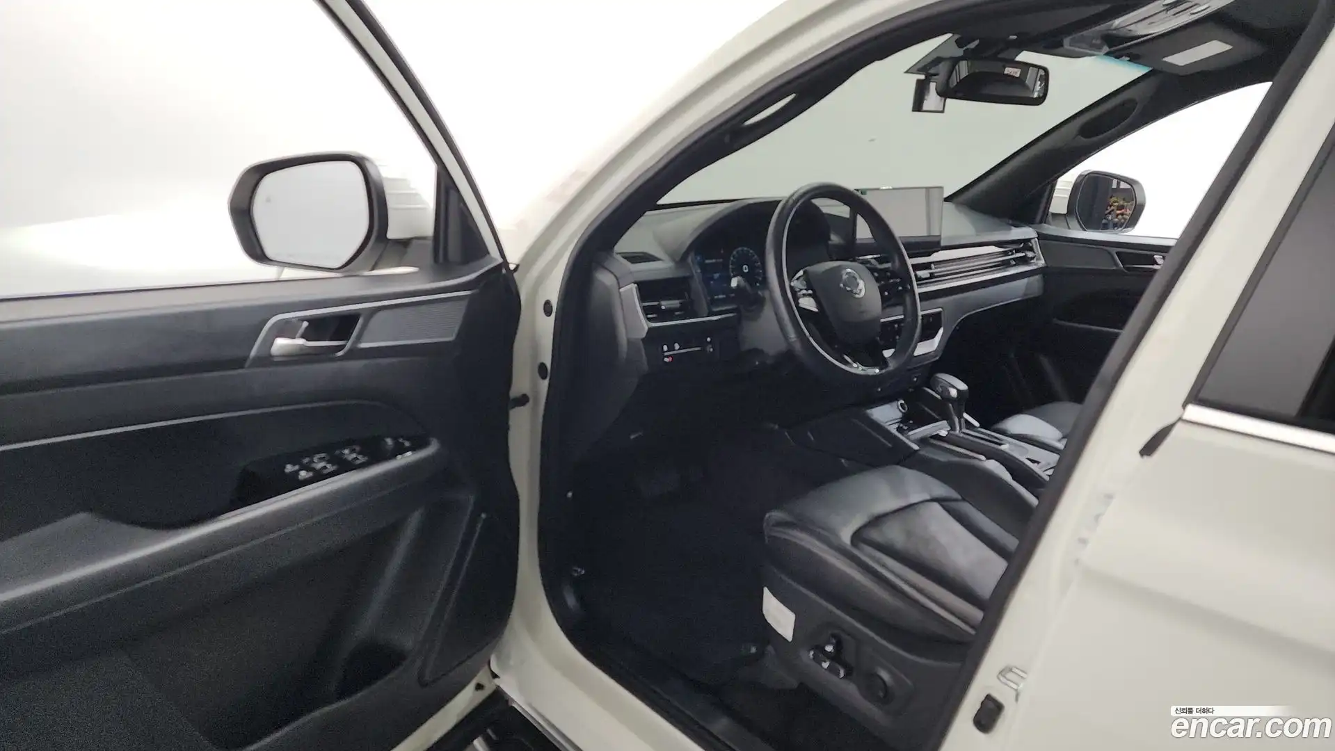 Rexton KG Mobility 2025.2-INNER-010