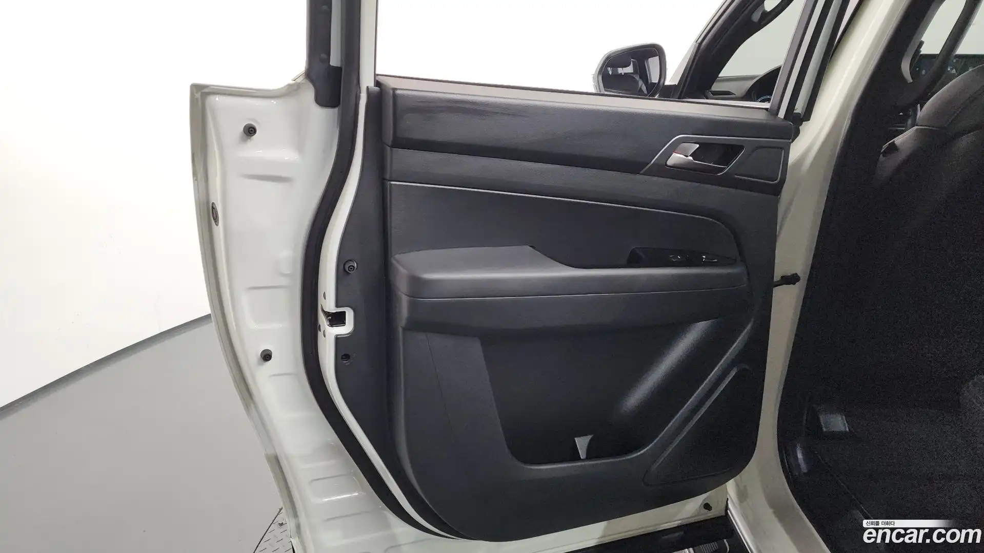 Rexton KG Mobility 2025.2-INNER-035