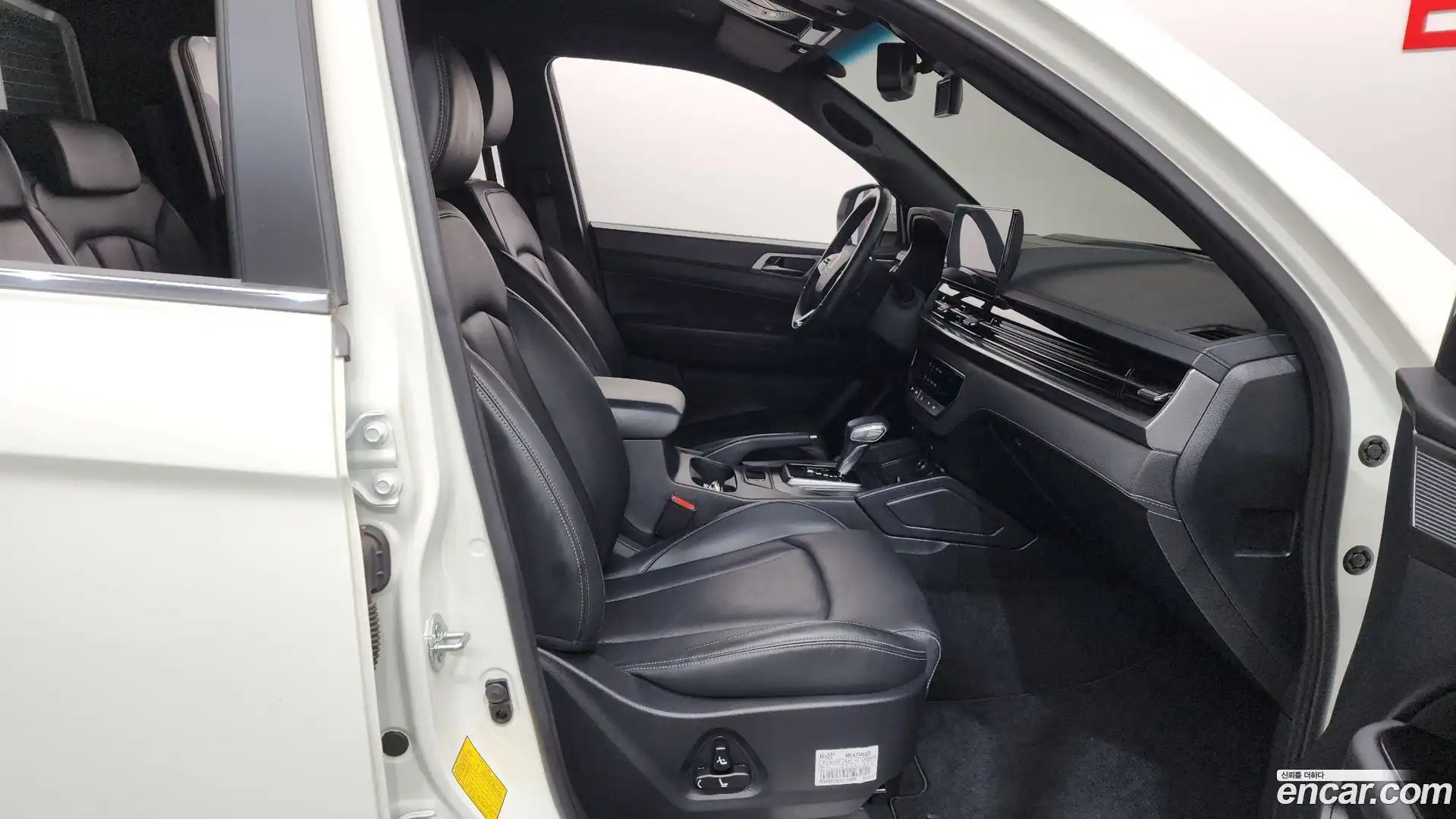 Rexton KG Mobility 2025.2-INNER-036