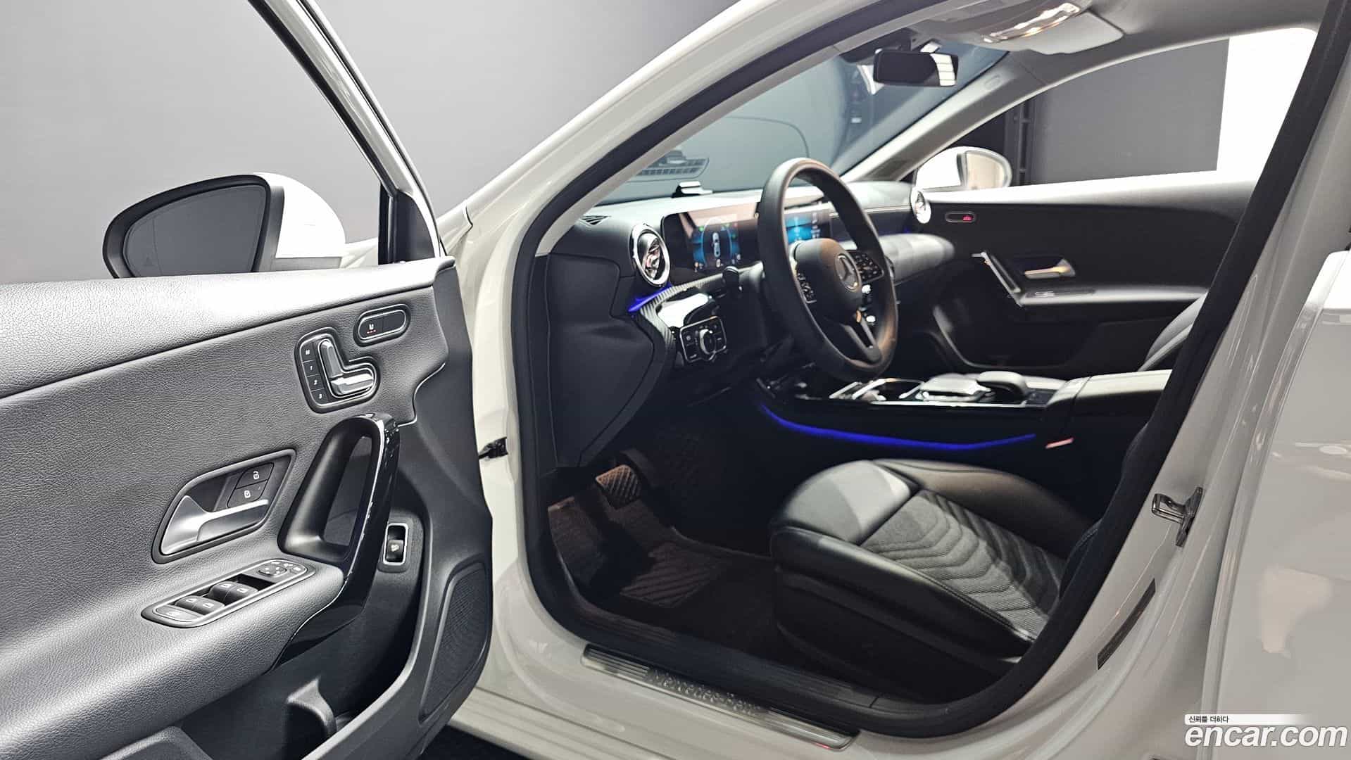 A-Class Mercedes-Benz 2020.2-INNER-010