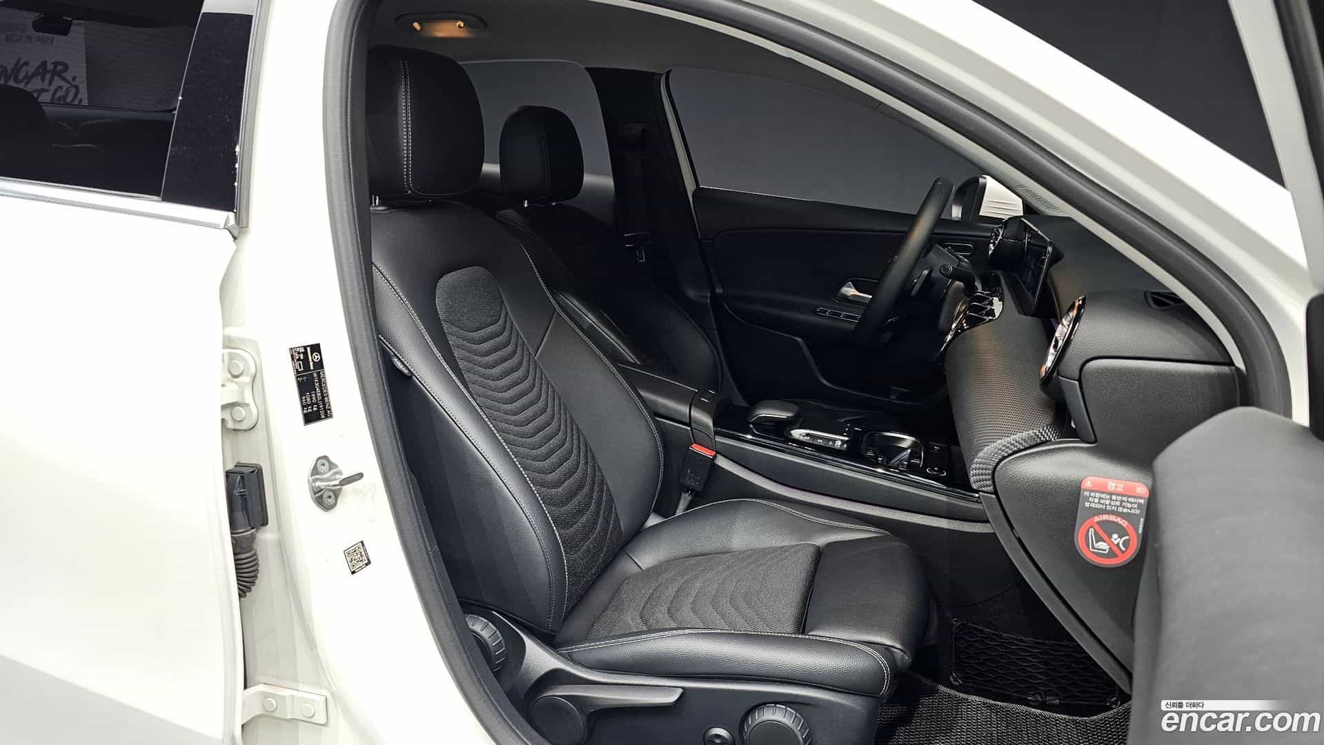 A-Class Mercedes-Benz 2020.2-OPTION-015