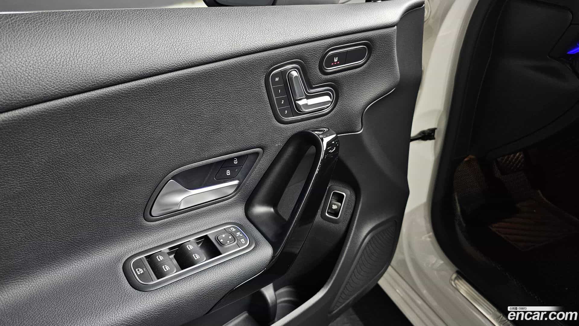 A-Class Mercedes-Benz 2020.2-OPTION-017
