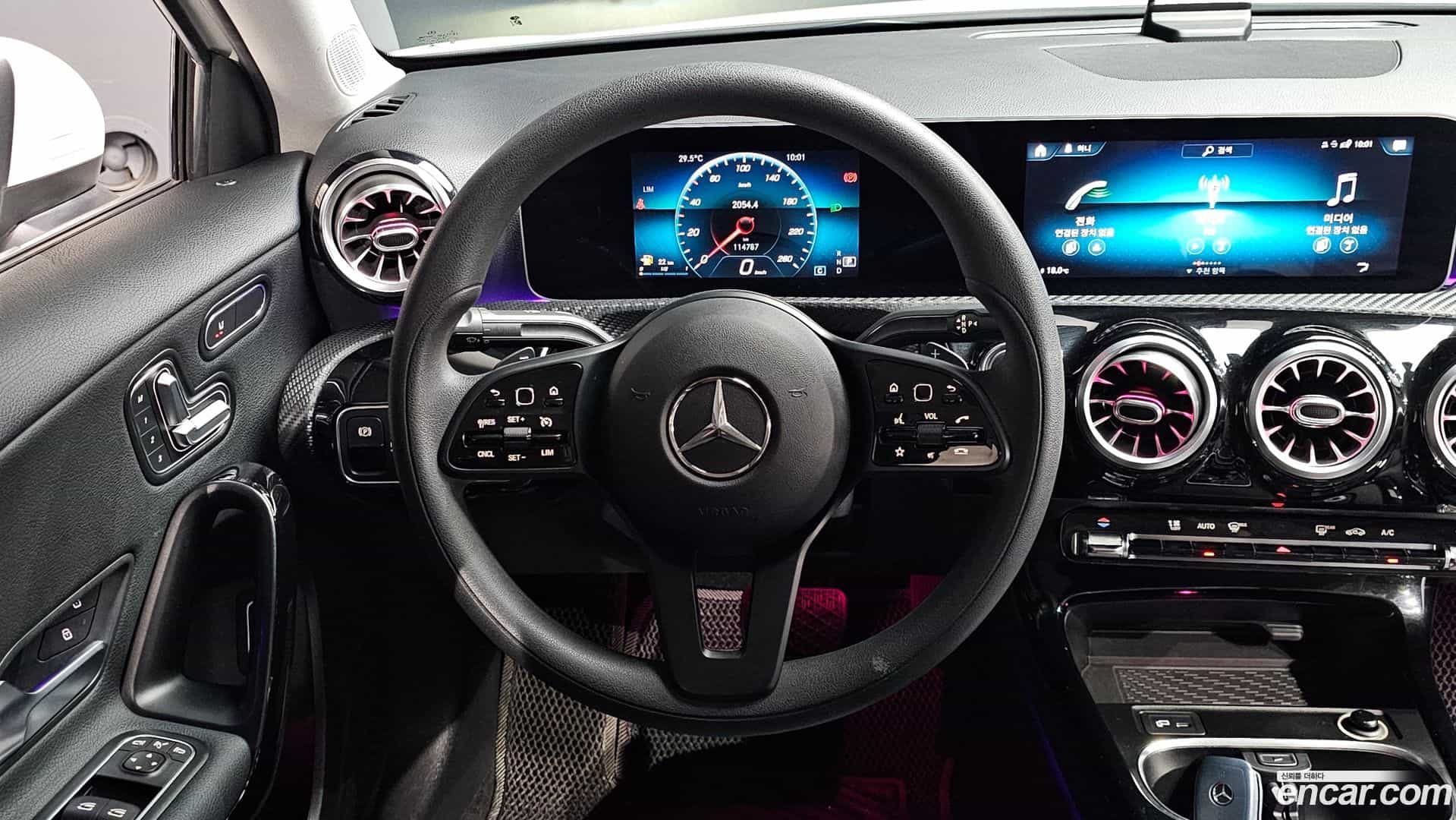 A-Class Mercedes-Benz 2020.2-OPTION-018