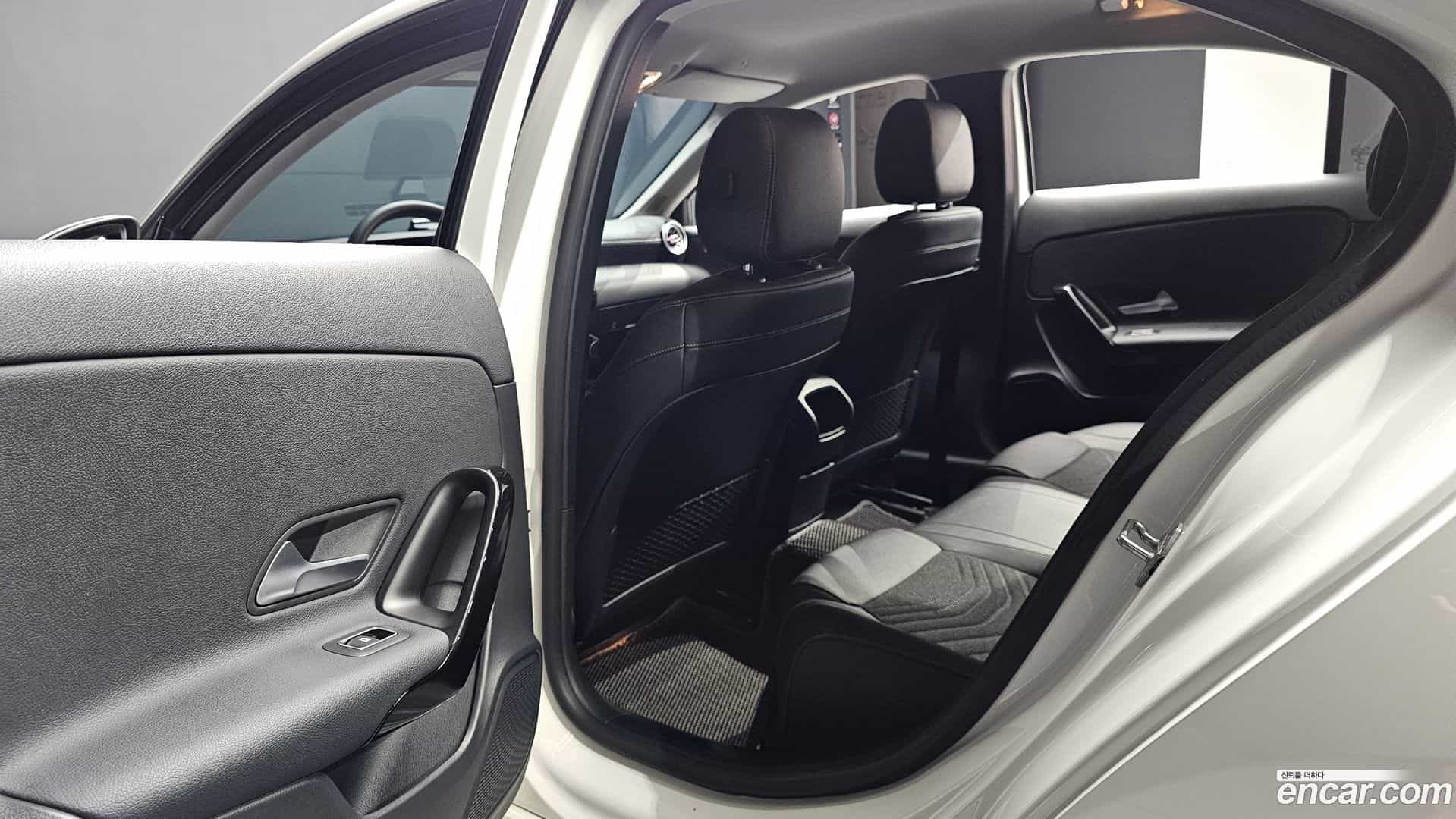 A-Class Mercedes-Benz 2020.2-INNER-036