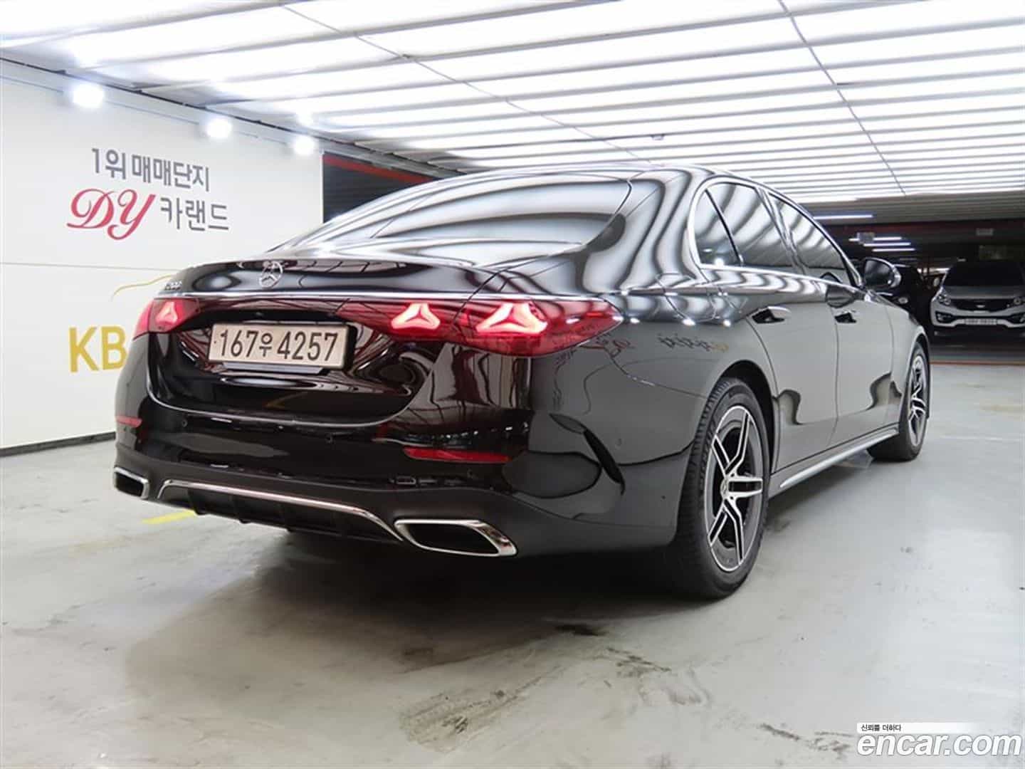 E-Class Mercedes-Benz 2025.9-OUTER-004