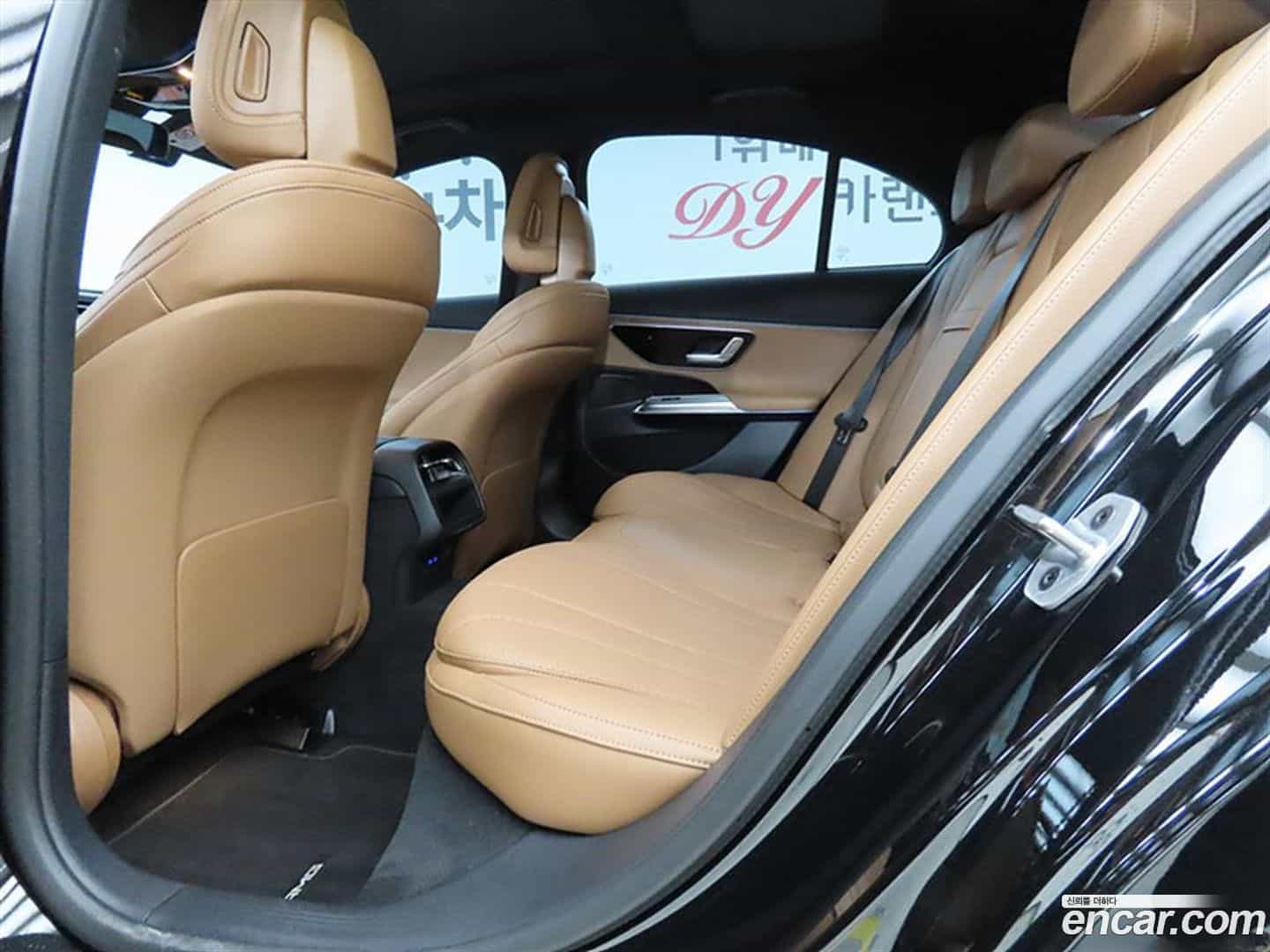 E-Class Mercedes-Benz 2025.9-OUTER-006