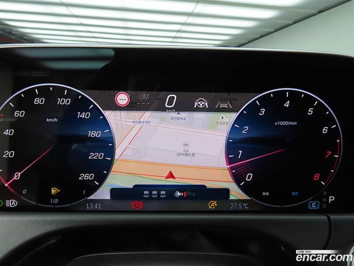 E-Class Mercedes-Benz 2025.9-INNER-010