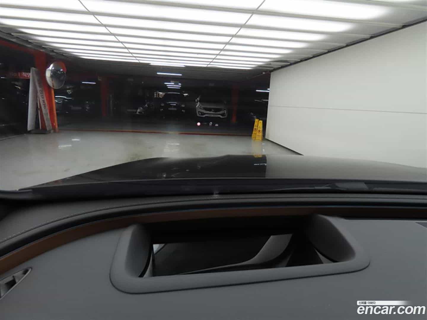 E-Class Mercedes-Benz 2025.9-OPTION-015
