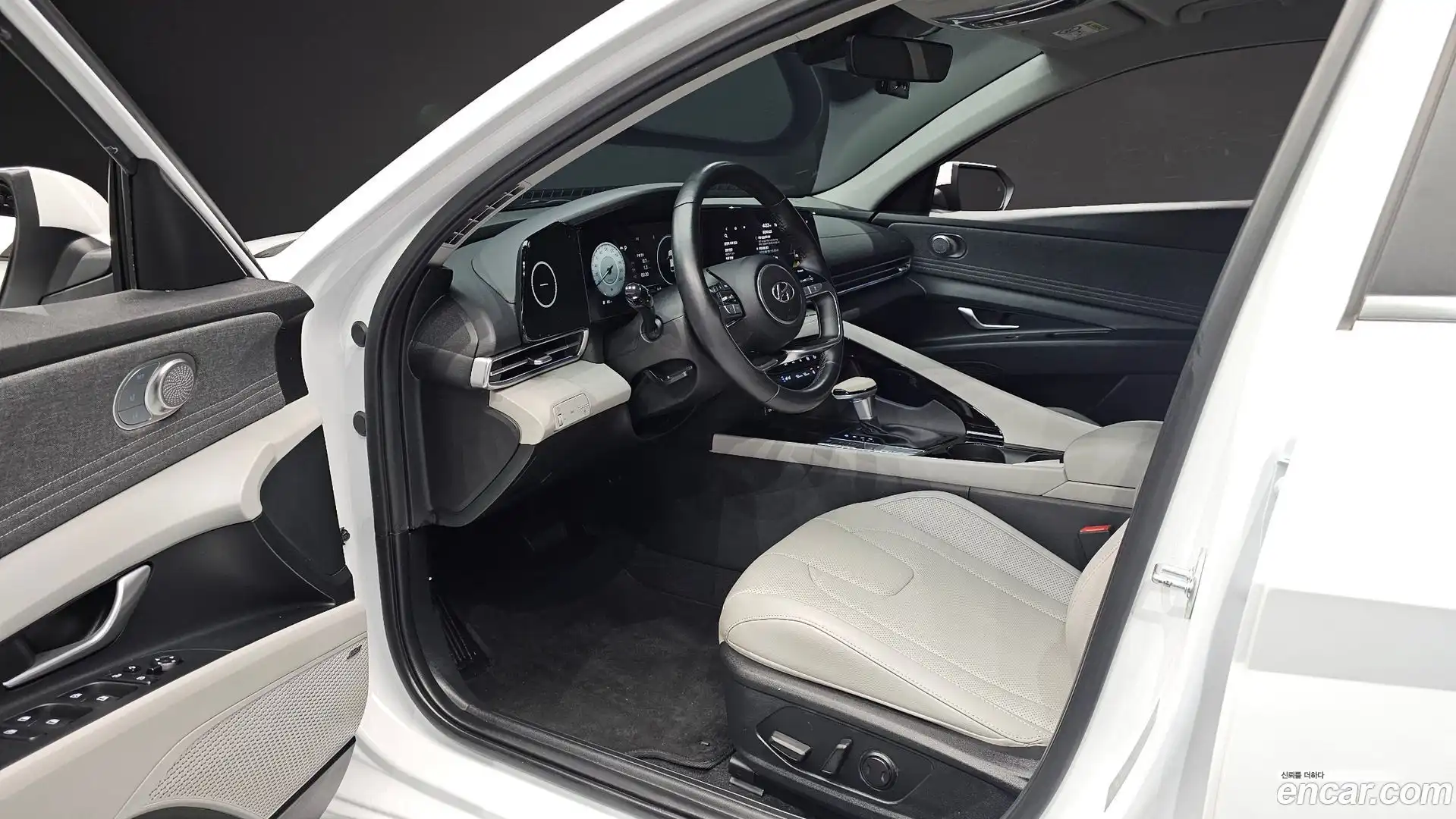 AVANTE Hyundai 2022.2-INNER-010