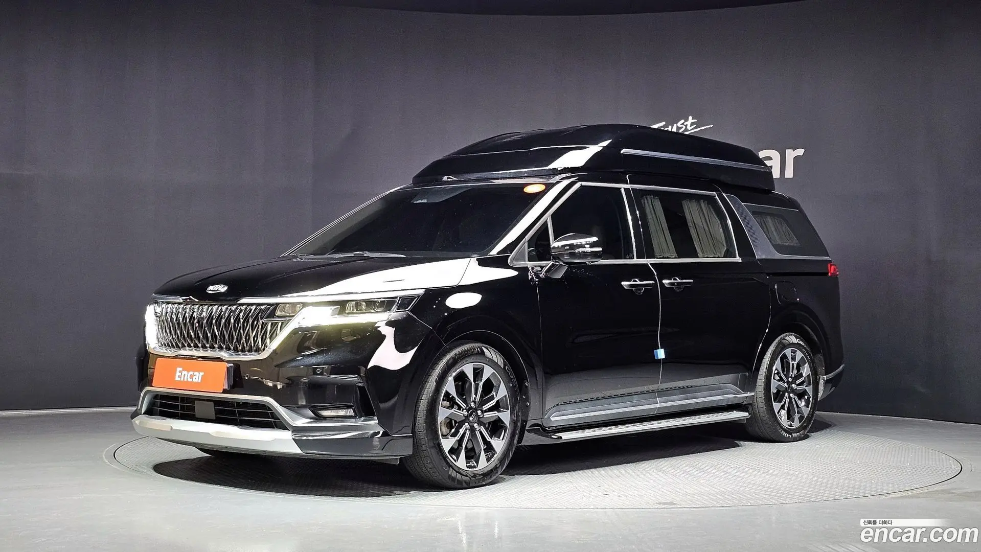 Main__Slider__Photo:Canival Kia 2021.5-0