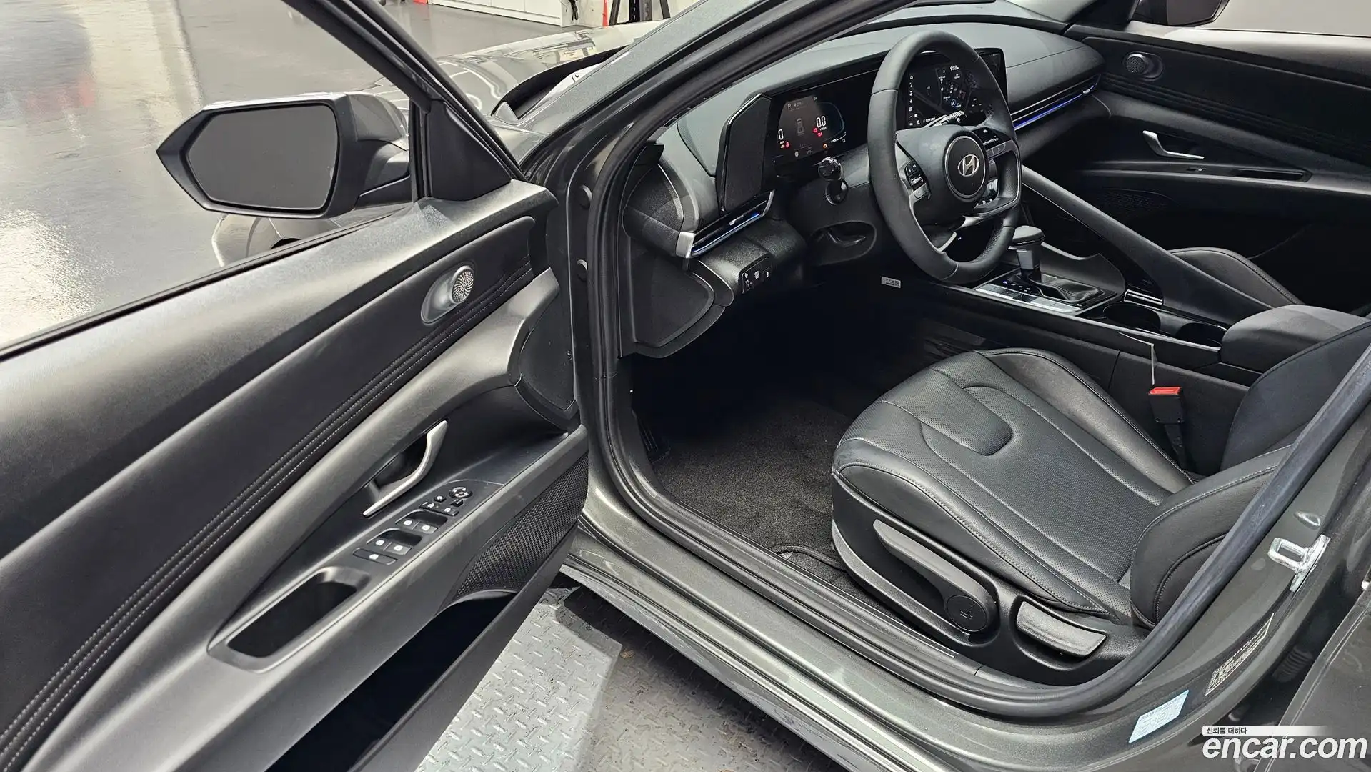 AVANTE Hyundai 2025.0-INNER-010