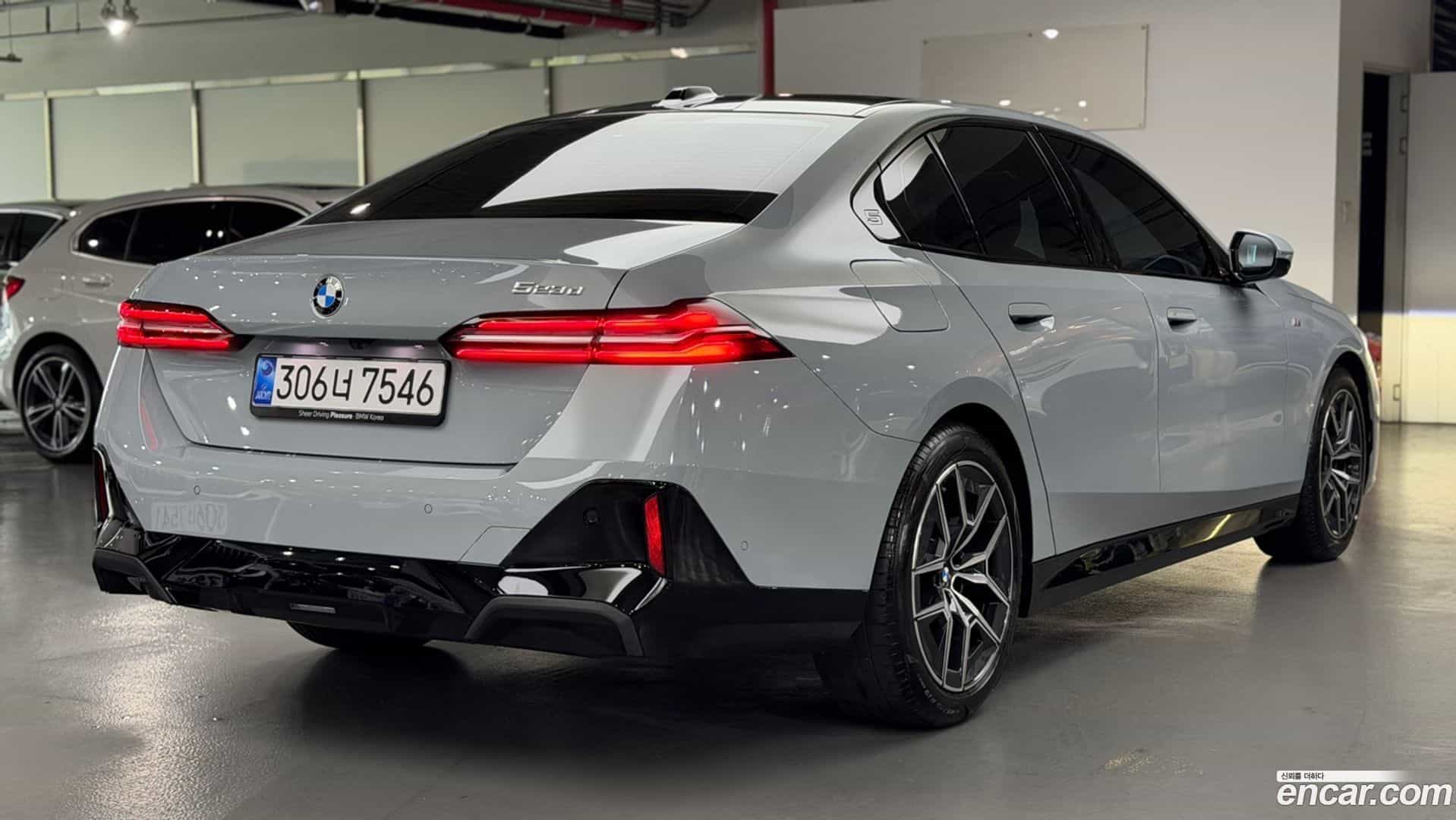 5-Series BMW 2025.9-OUTER-002