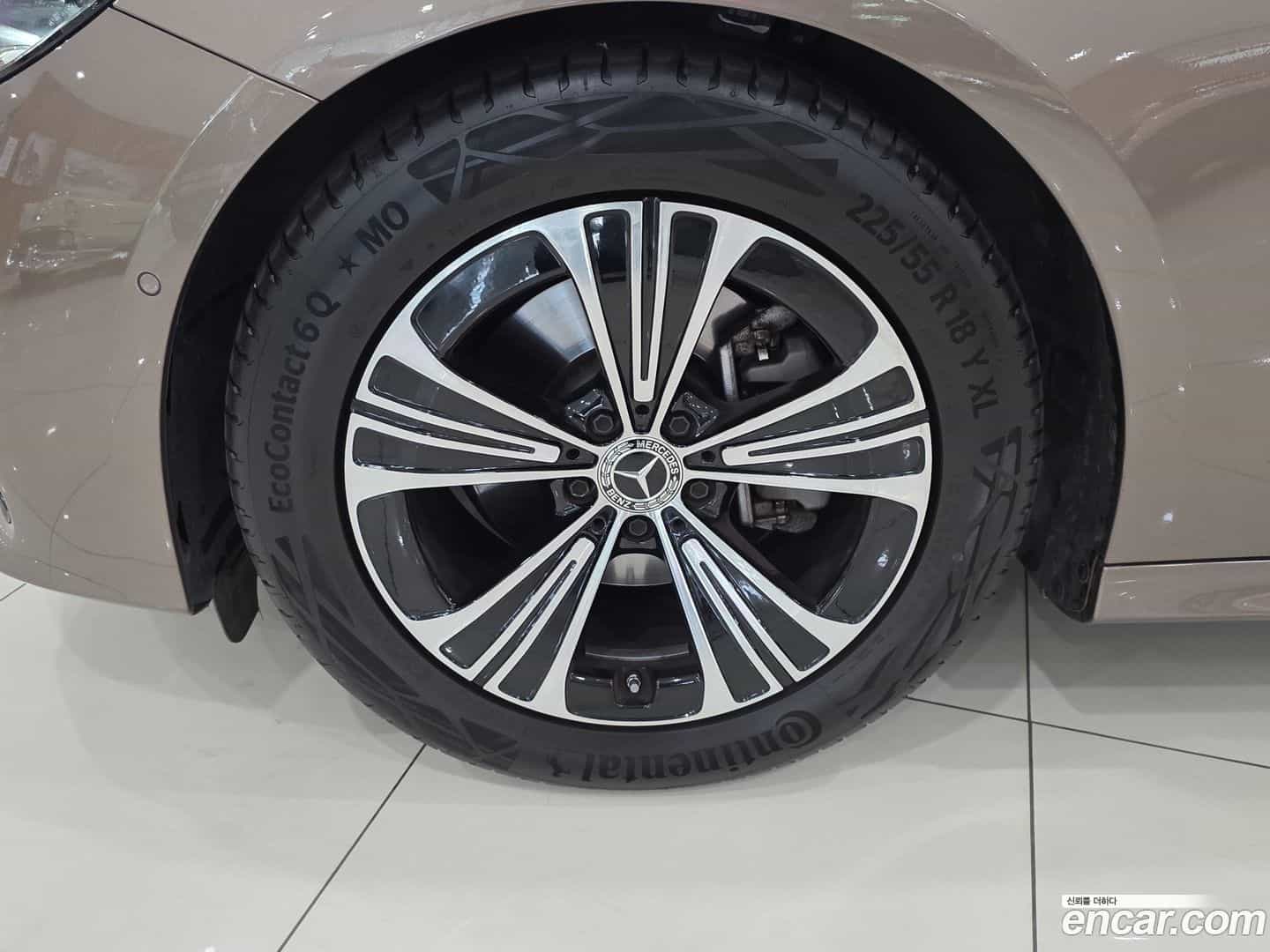 E-Class Mercedes-Benz 2025.6-OUTER-005