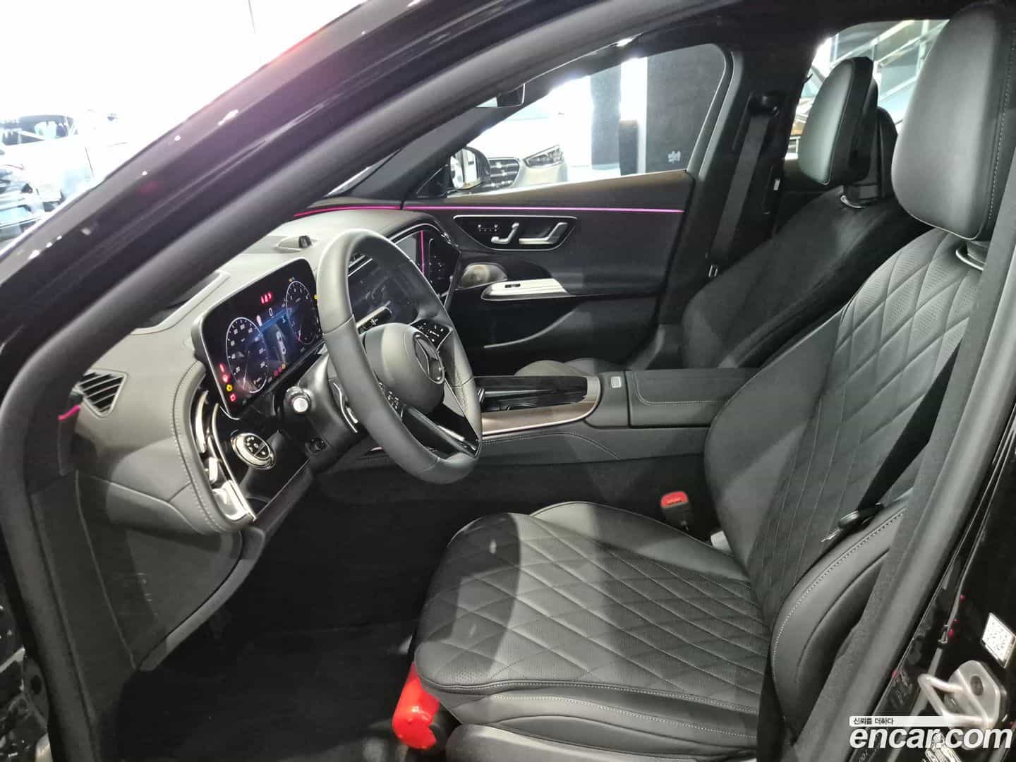E-Class Mercedes-Benz 2025.11-INNER-010