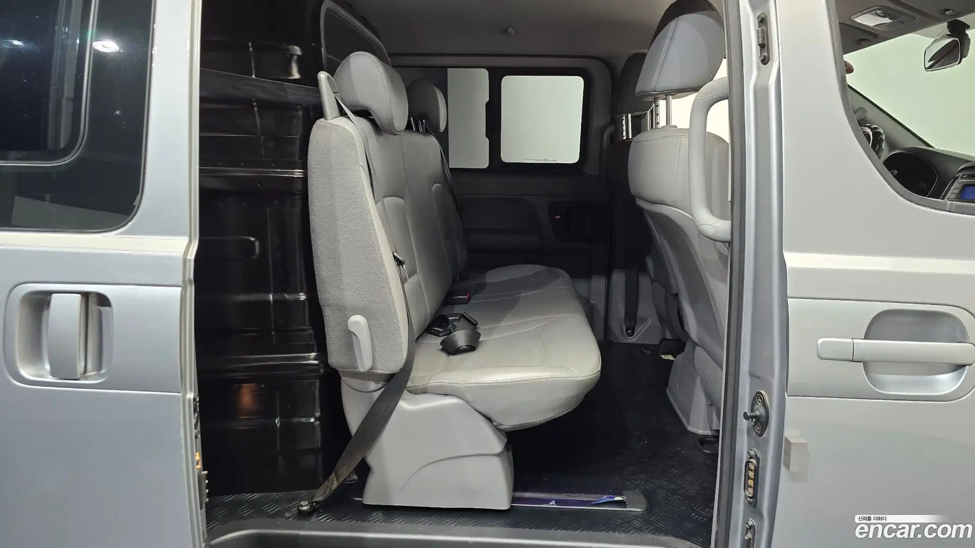 Starex Hyundai 2017.6-OPTION-015