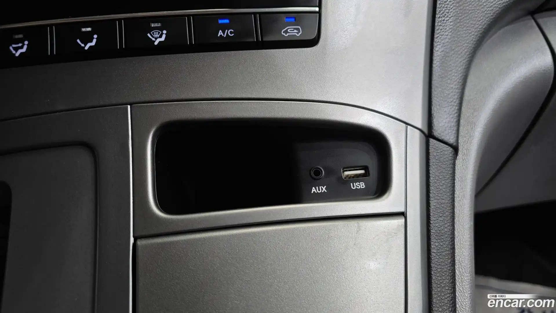 Starex Hyundai 2017.6-OPTION-024