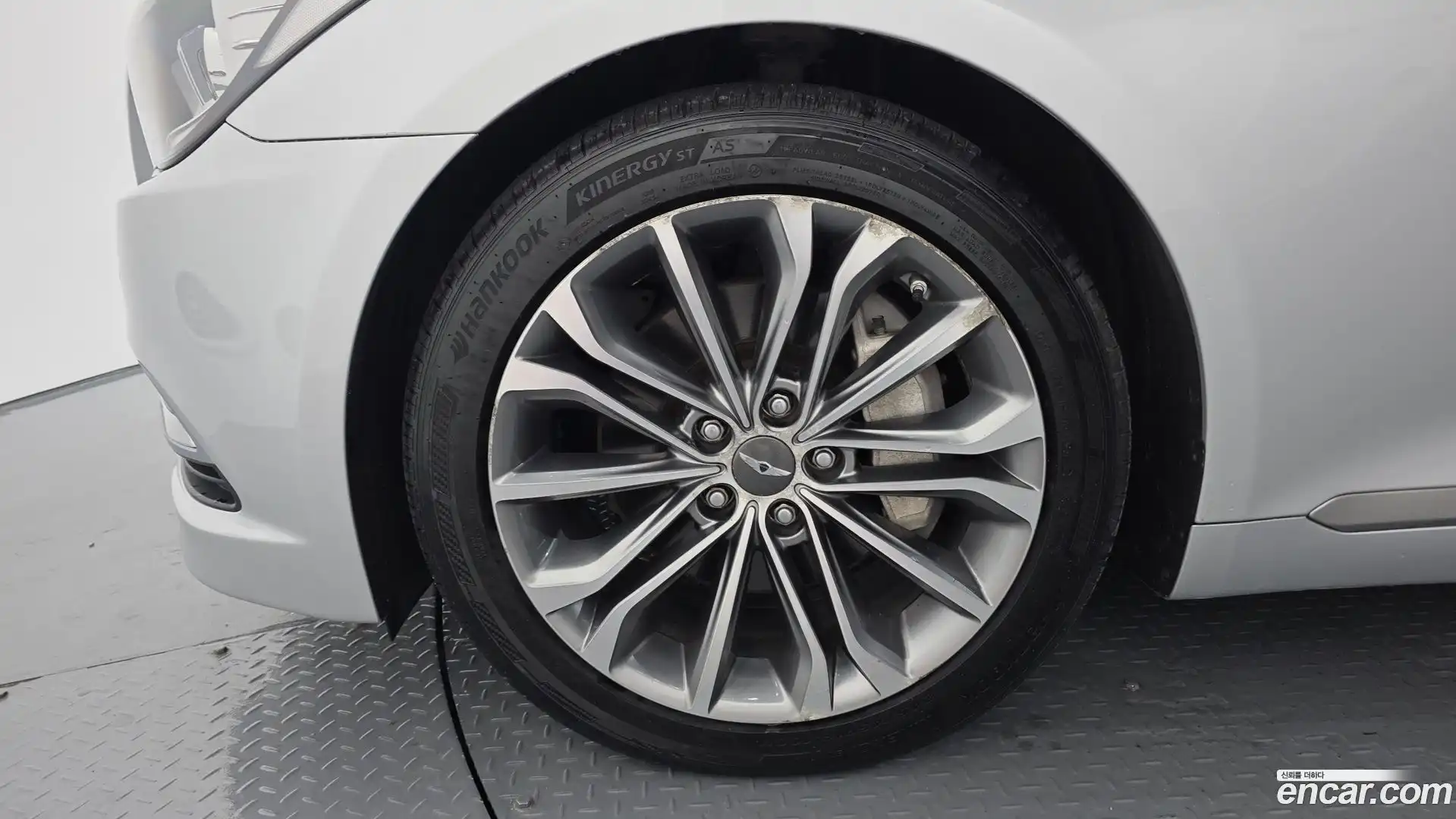Genesis Hyundai 2014.9-OUTER-005