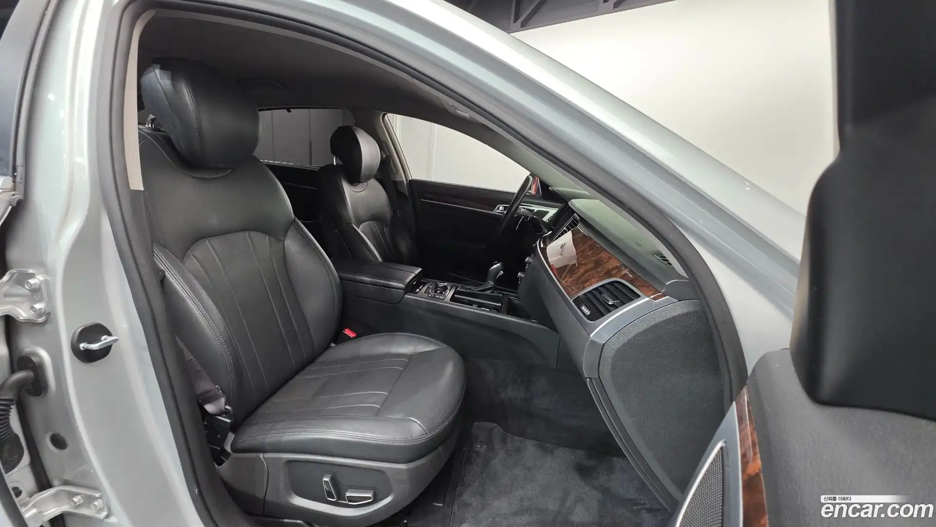 Genesis Hyundai 2014.9-INNER-010