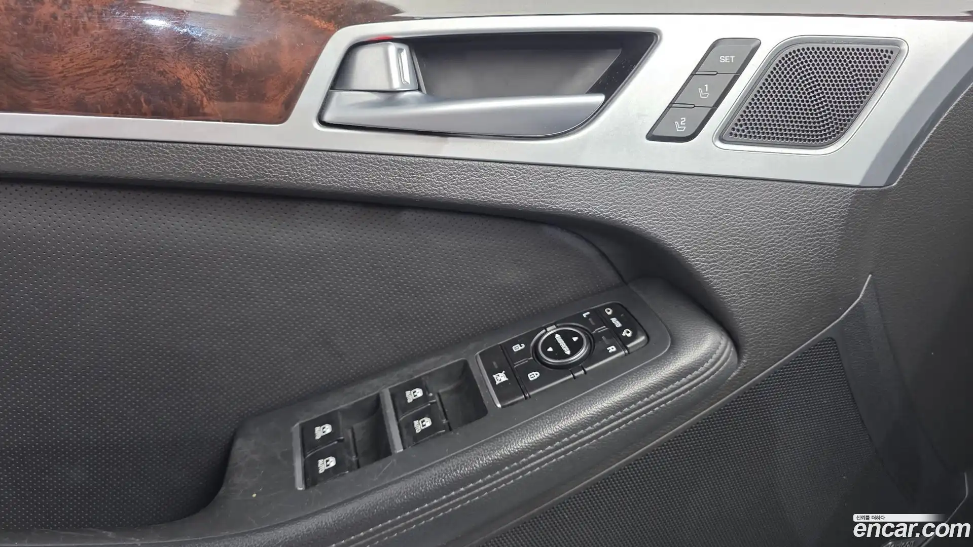 Genesis Hyundai 2014.9-OPTION-016