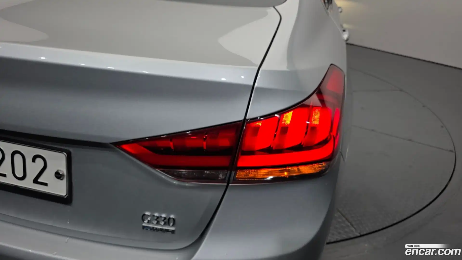 Genesis Hyundai 2014.9-OUTER-033