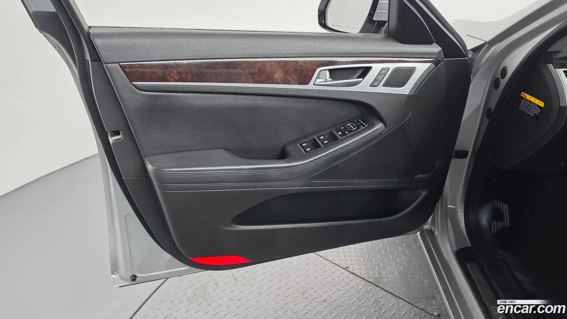 Genesis Hyundai 2014.9-INNER-035