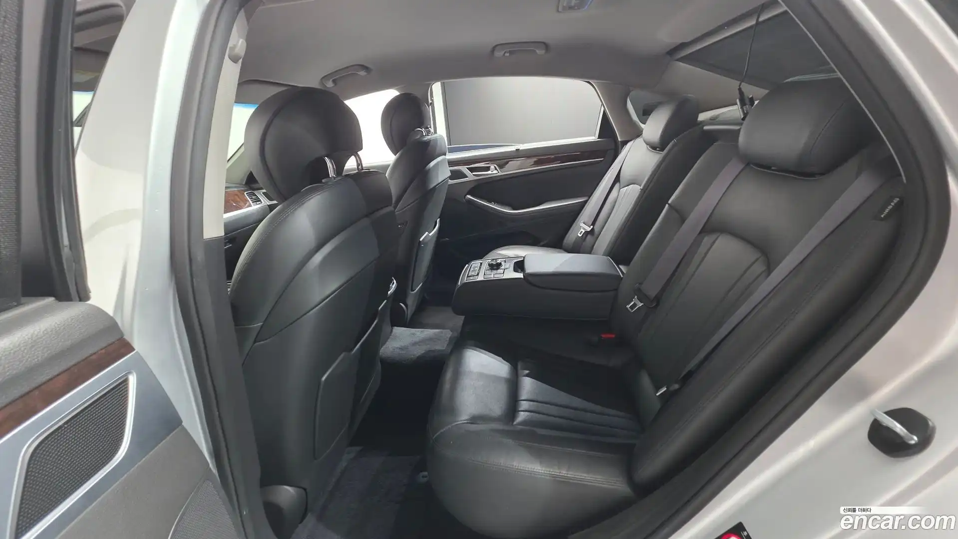 Genesis Hyundai 2014.9-INNER-036