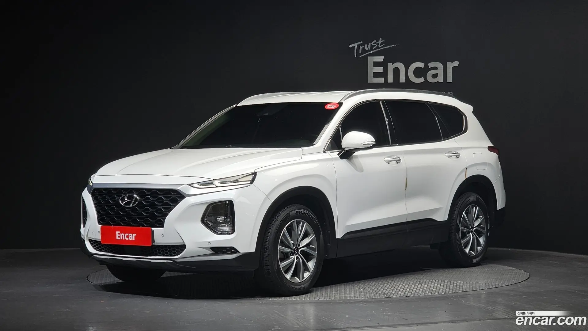 Main__Slider__Photo:Santafe Hyundai 2018.8-0