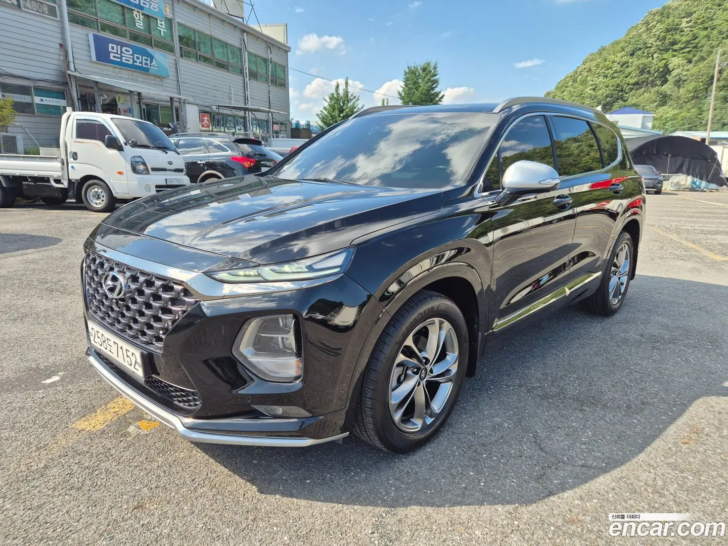 Main__Slider__Photo:Santafe Hyundai 2018.9-0