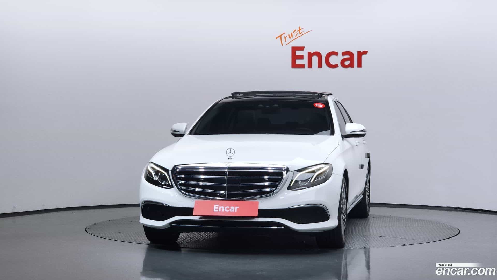 E-Class Mercedes-Benz 2017.0-OUTER-003
