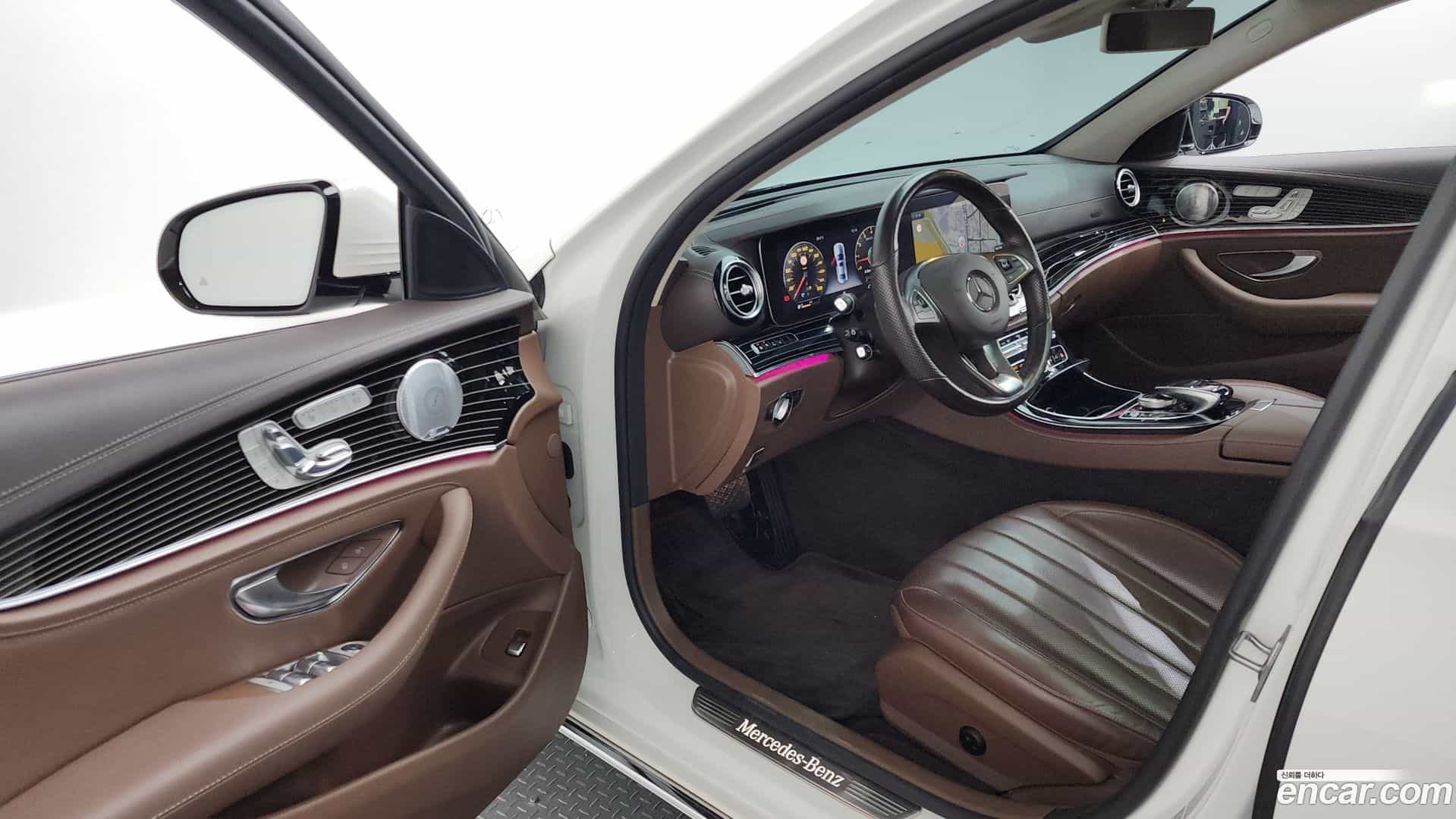 E-Class Mercedes-Benz 2017.0-INNER-010