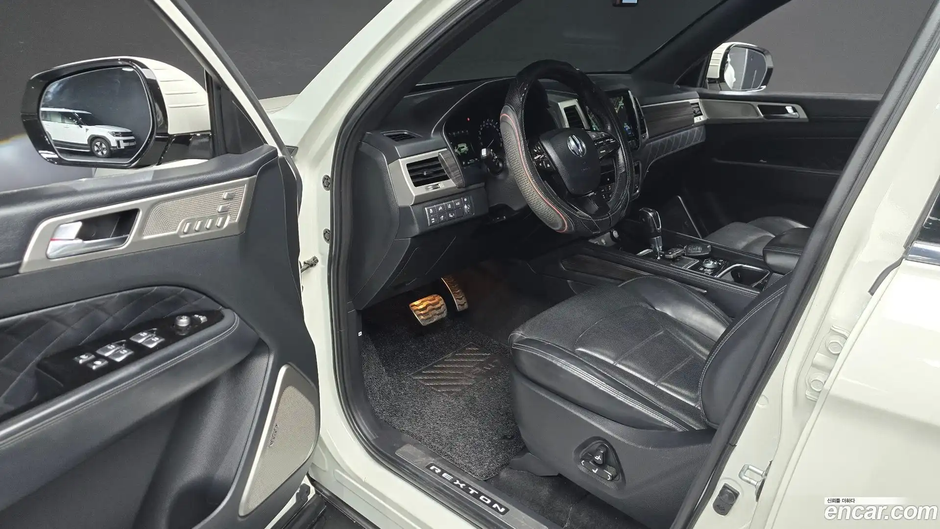 Rexton KG Mobility 2017.6-INNER-010