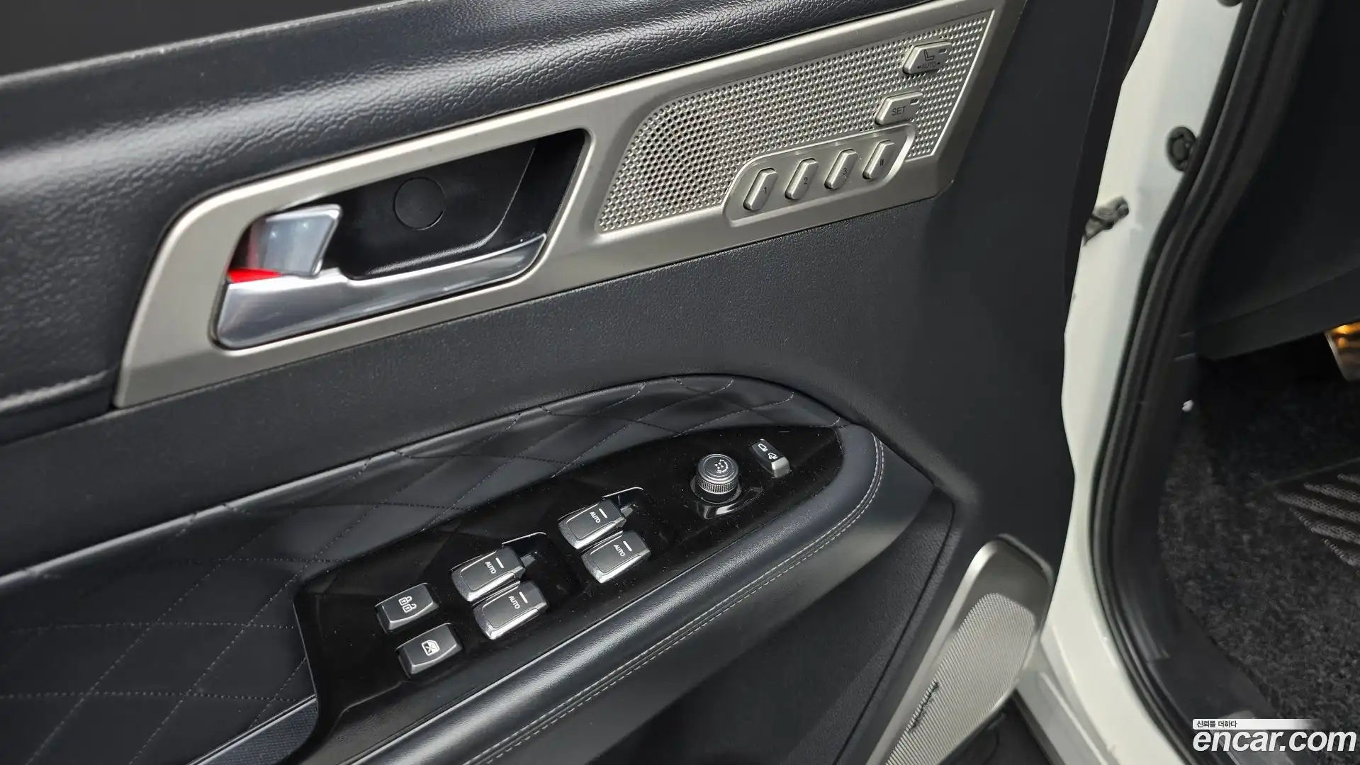 Rexton KG Mobility 2017.6-OPTION-019
