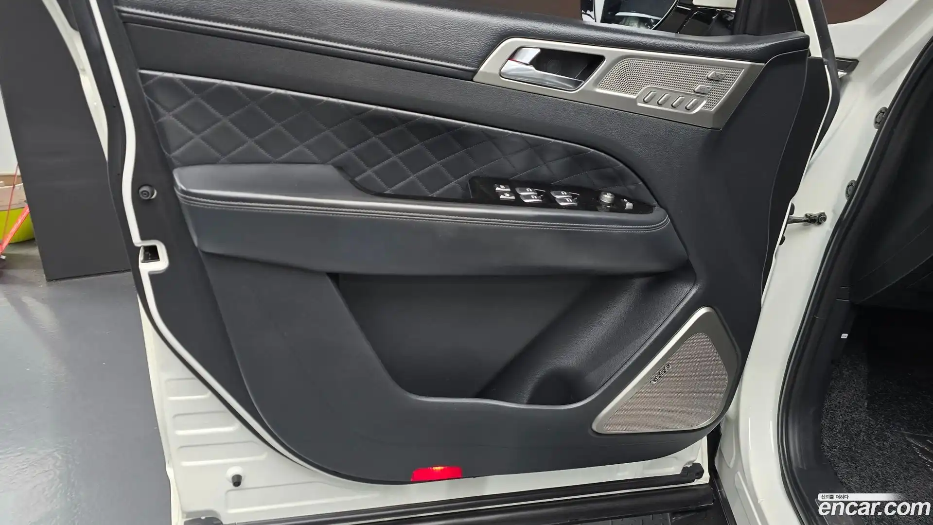 Rexton KG Mobility 2017.6-INNER-034