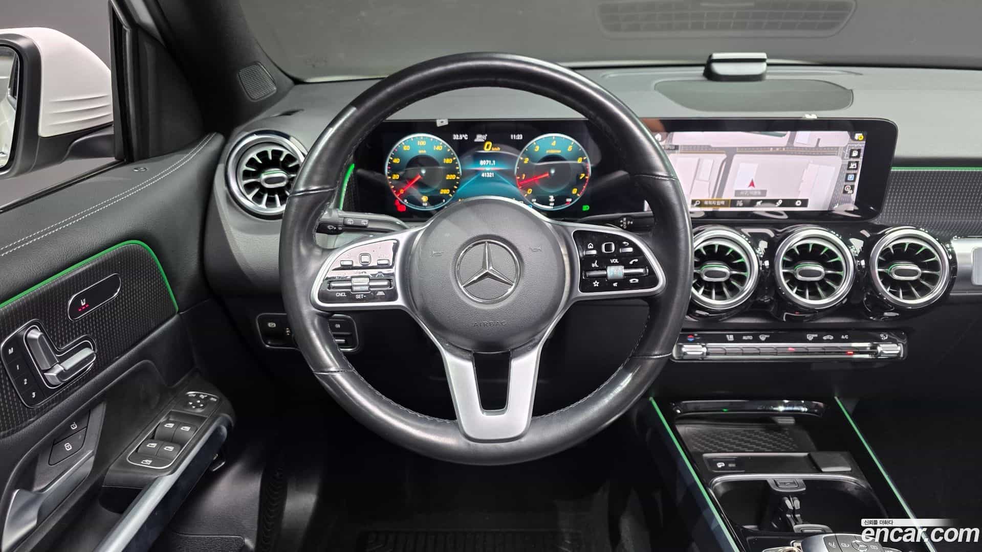 GLB-Class Mercedes-Benz 2021.1-OPTION-017