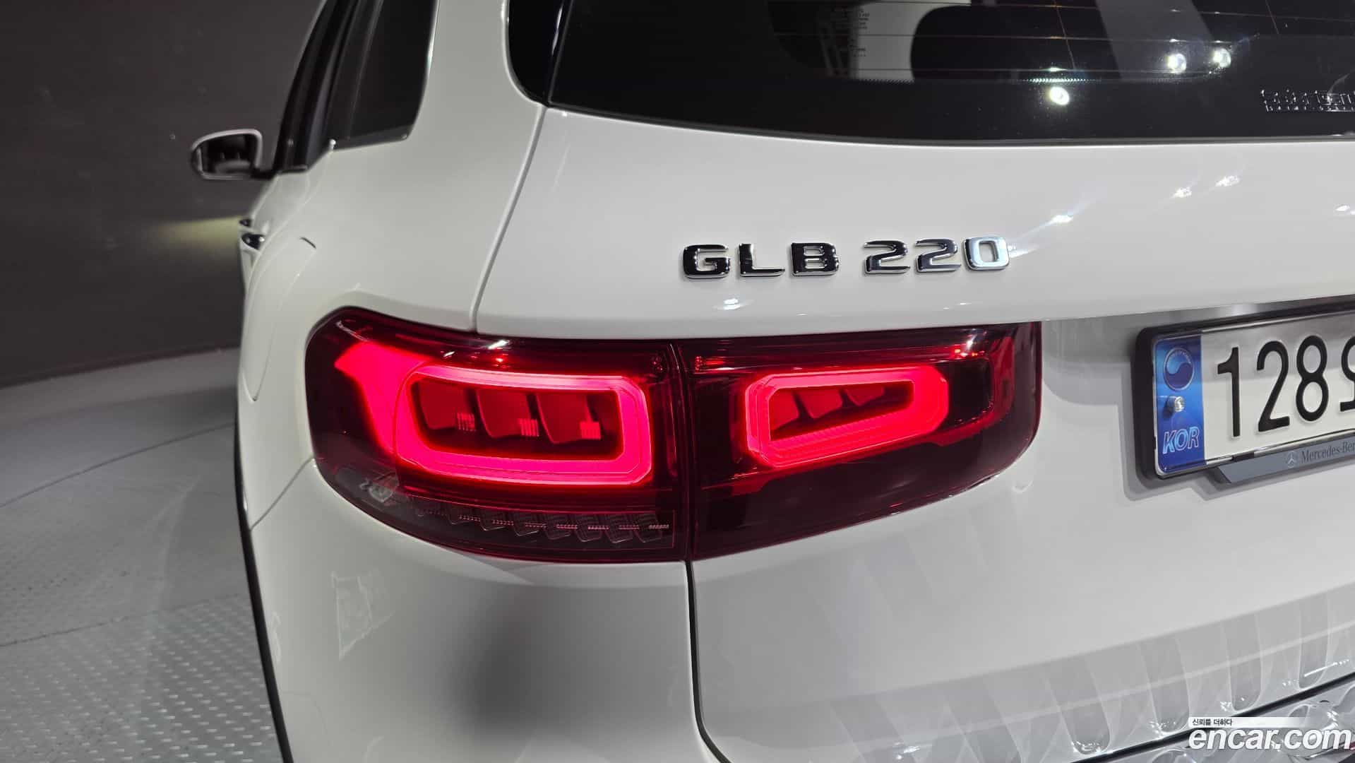 GLB-Class Mercedes-Benz 2021.1-OUTER-033
