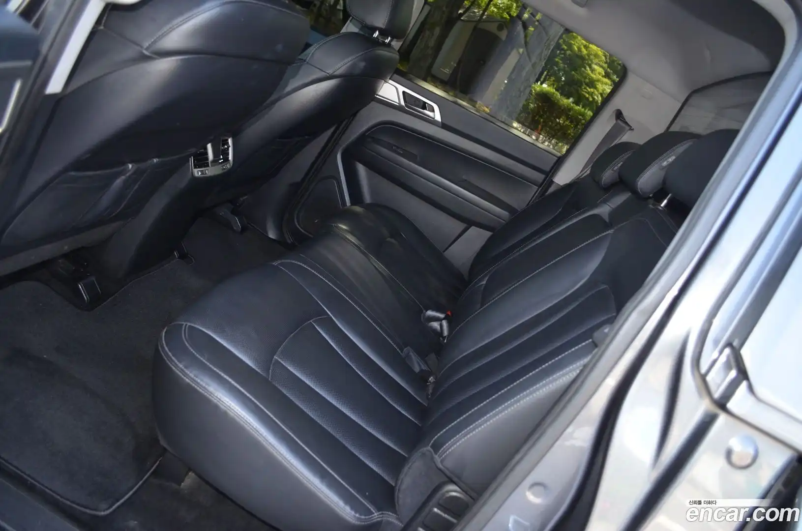Rexton KG Mobility 2019.4-INNER-010