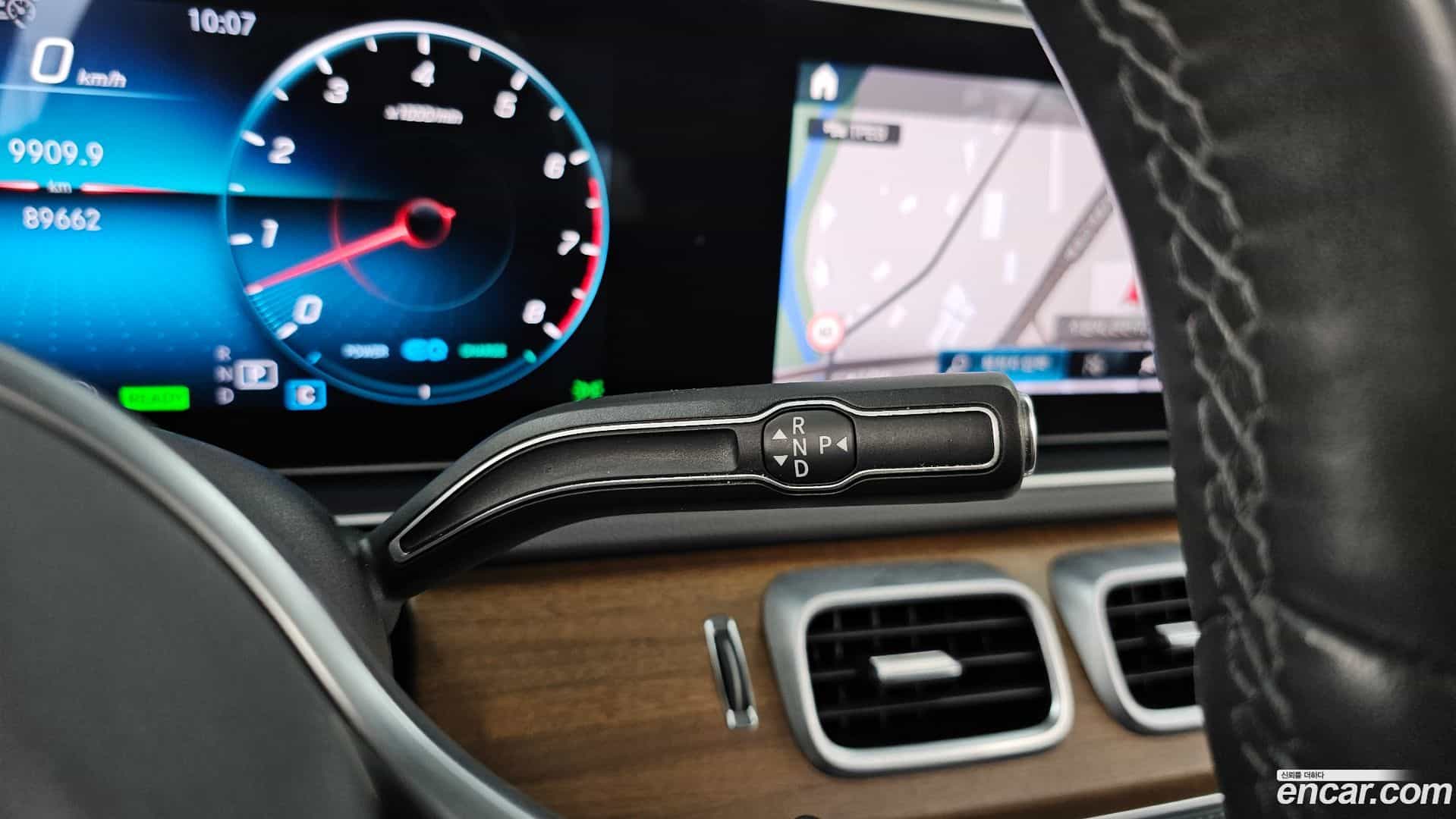 GLE-Class Mercedes-Benz 2020.4-INNER-009