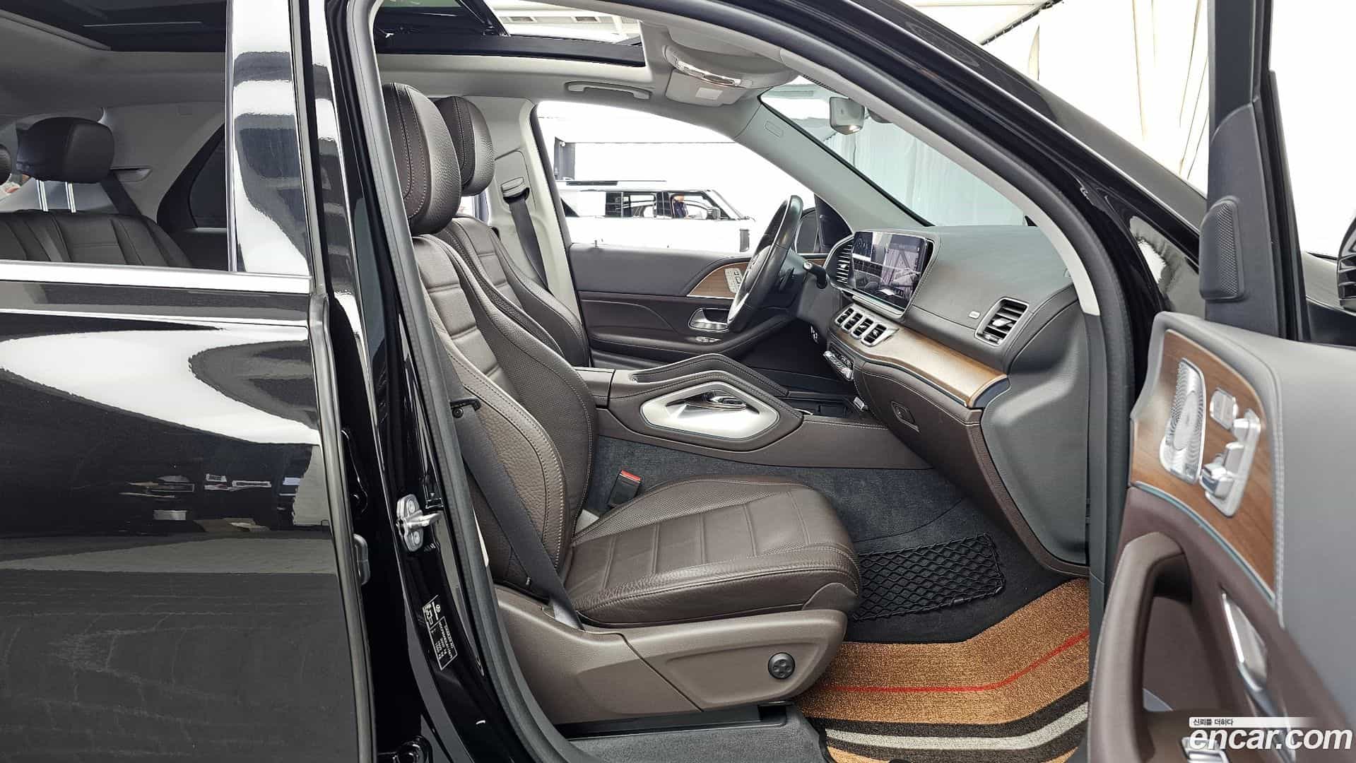 GLE-Class Mercedes-Benz 2020.4-OPTION-015