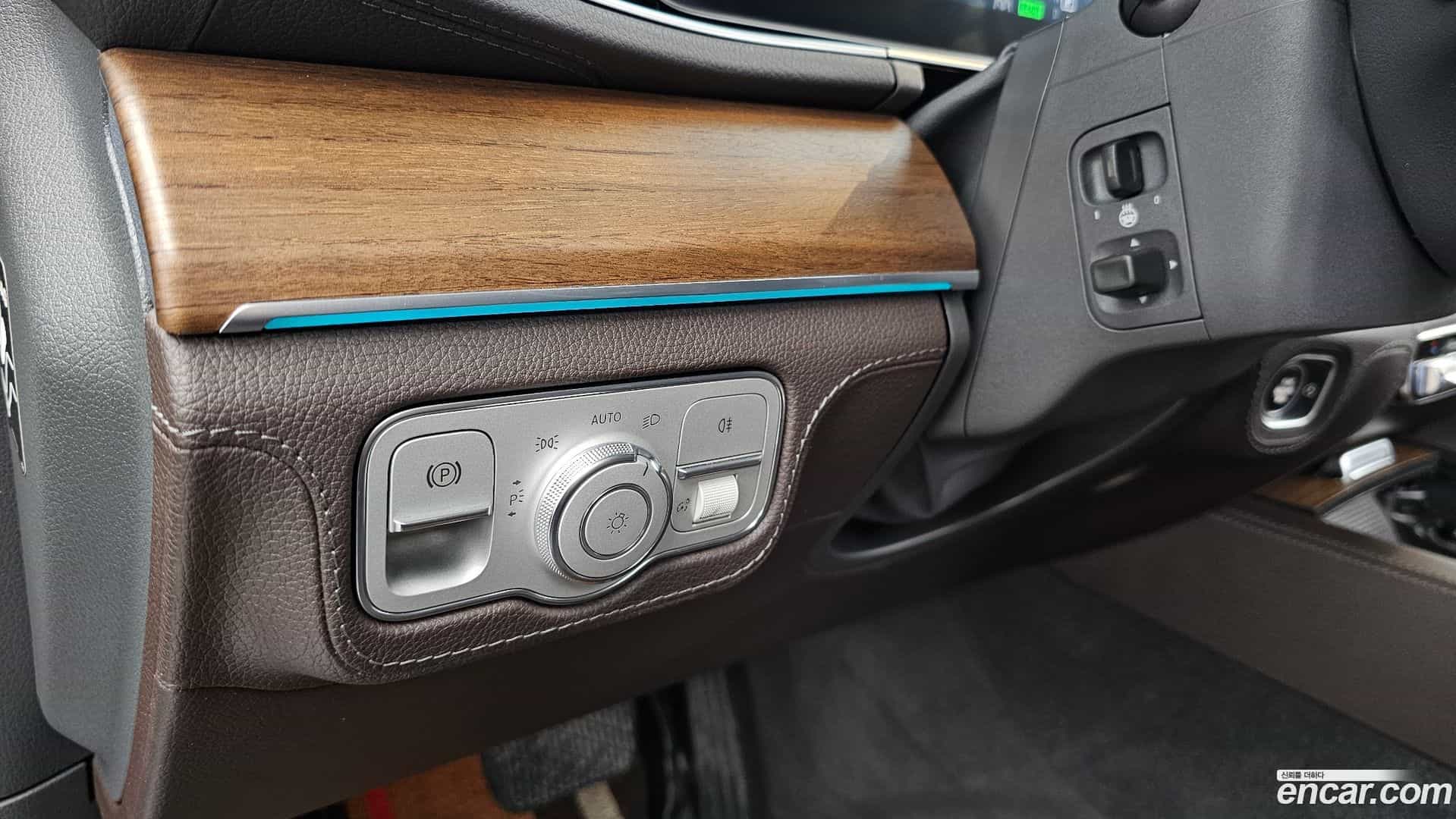 GLE-Class Mercedes-Benz 2020.4-OPTION-041