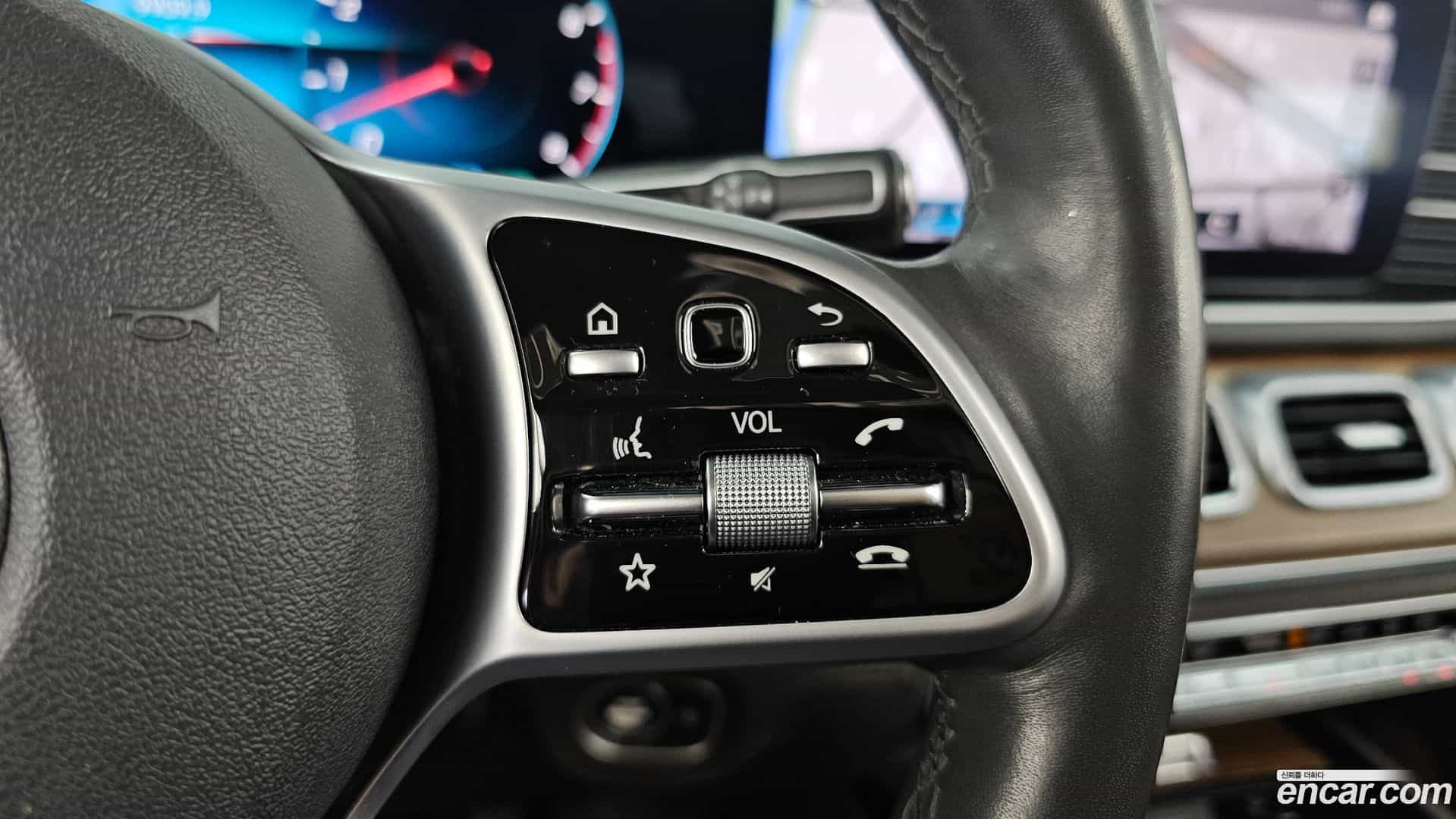 GLE-Class Mercedes-Benz 2020.4-OPTION-044