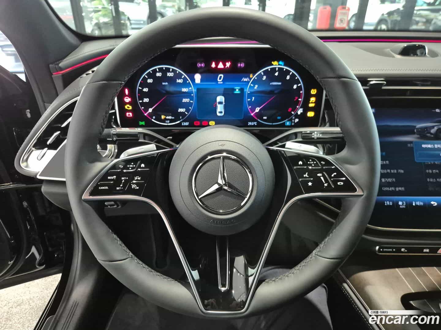 E-Class Mercedes-Benz 2025.11-OPTION-017