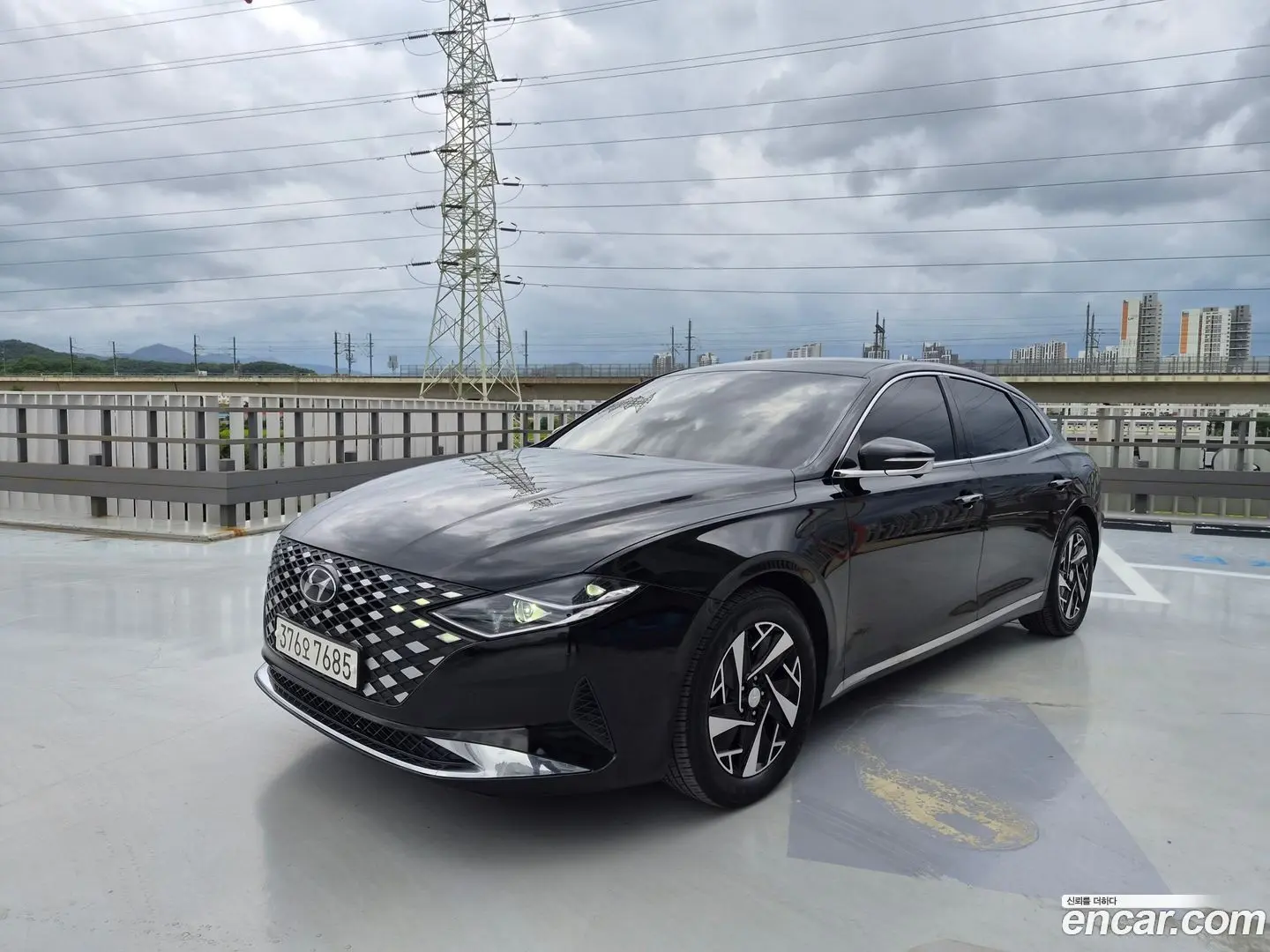 Main__Slider__Photo:Grandeur Hyundai 2022.2-0
