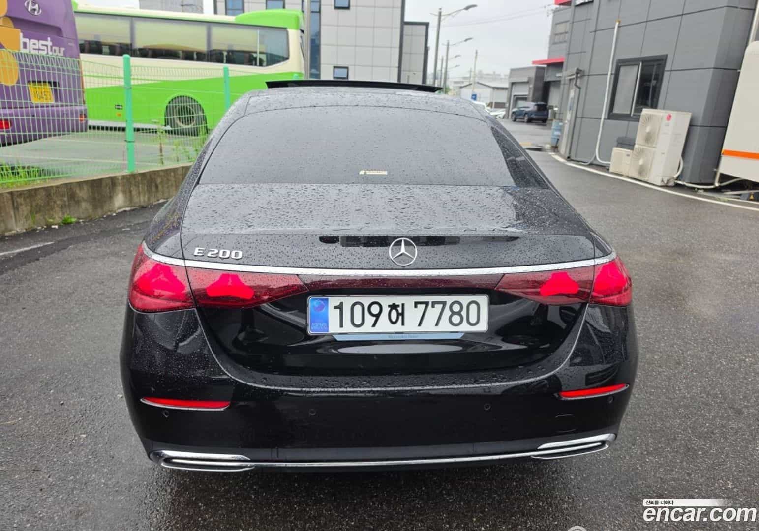 E-Class Mercedes-Benz 2025.8-OUTER-004