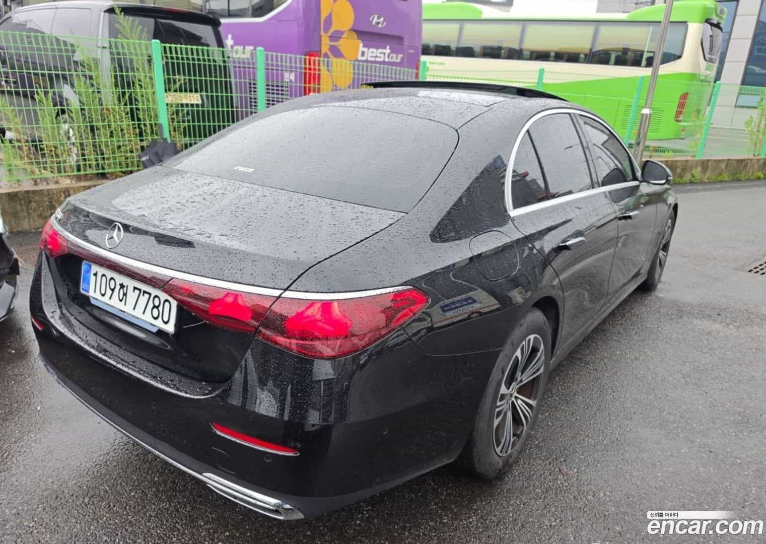 E-Class Mercedes-Benz 2025.8-OUTER-005