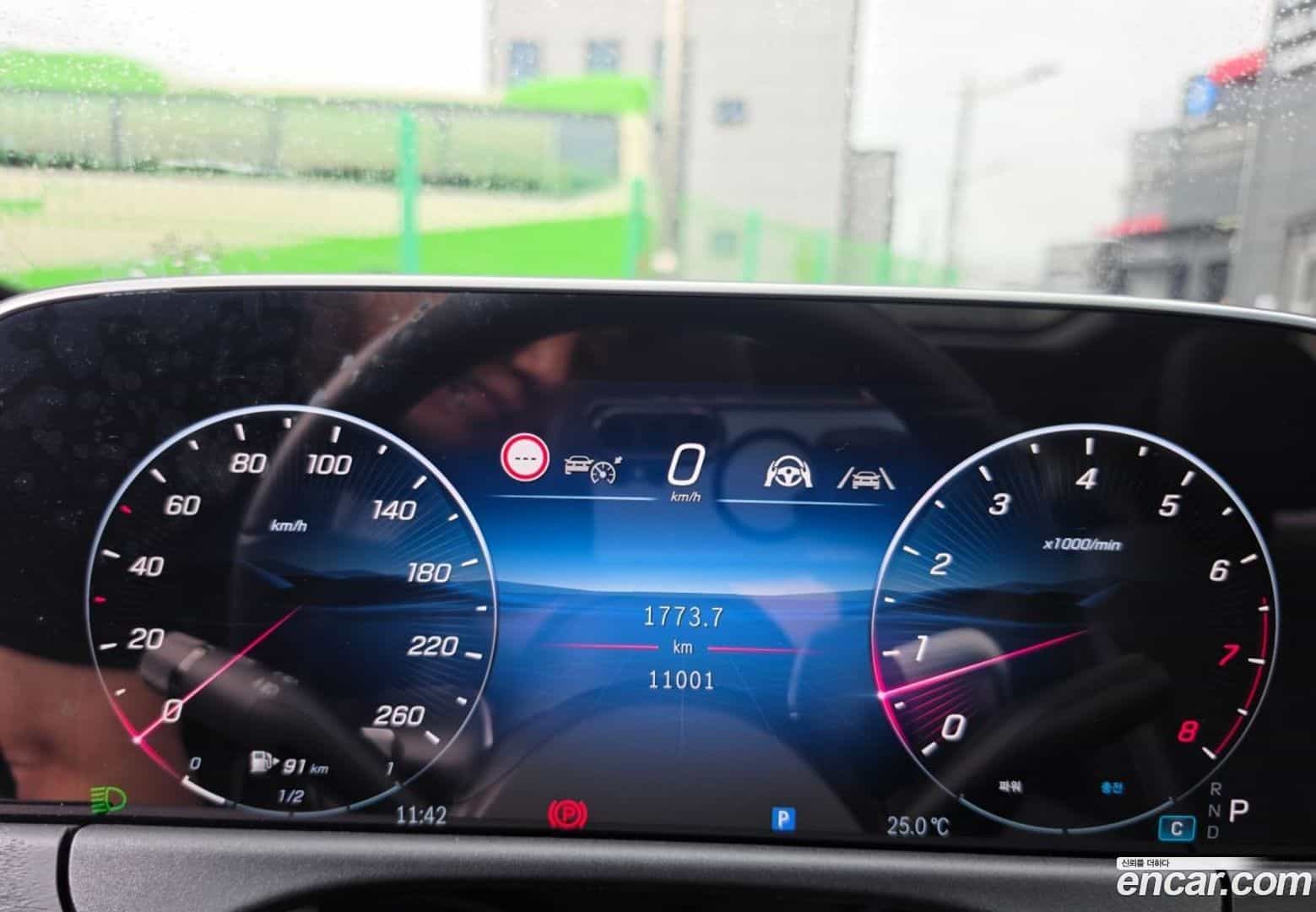 E-Class Mercedes-Benz 2025.8-INNER-007
