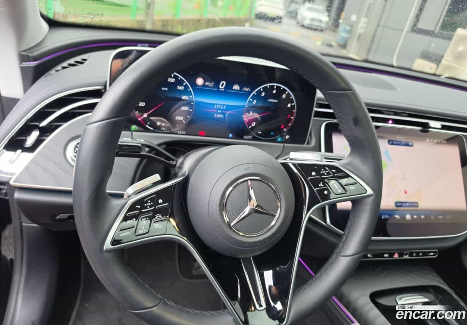 E-Class Mercedes-Benz 2025.8-INNER-008