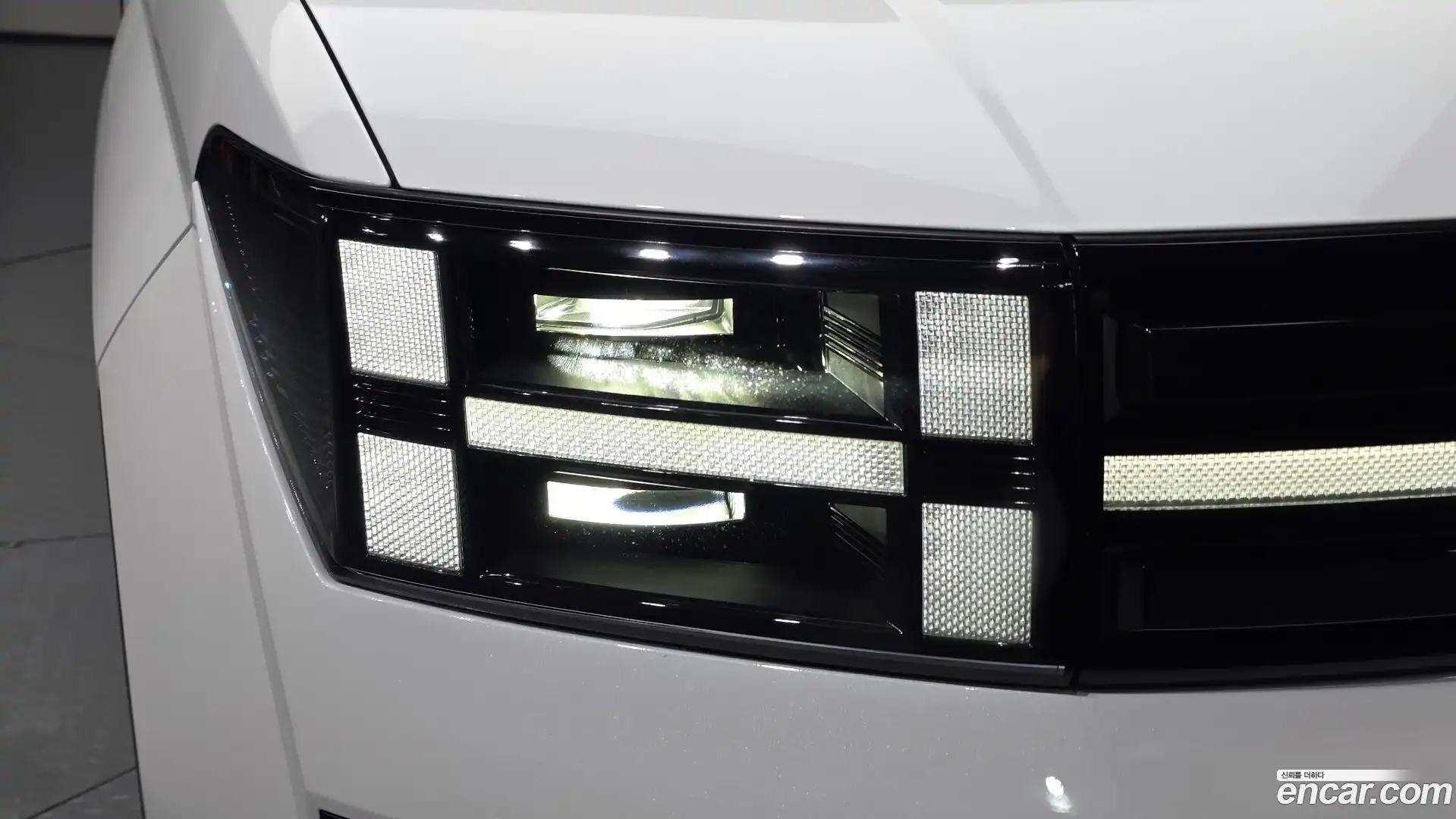 Santafe Hyundai 2025.1-OUTER-032